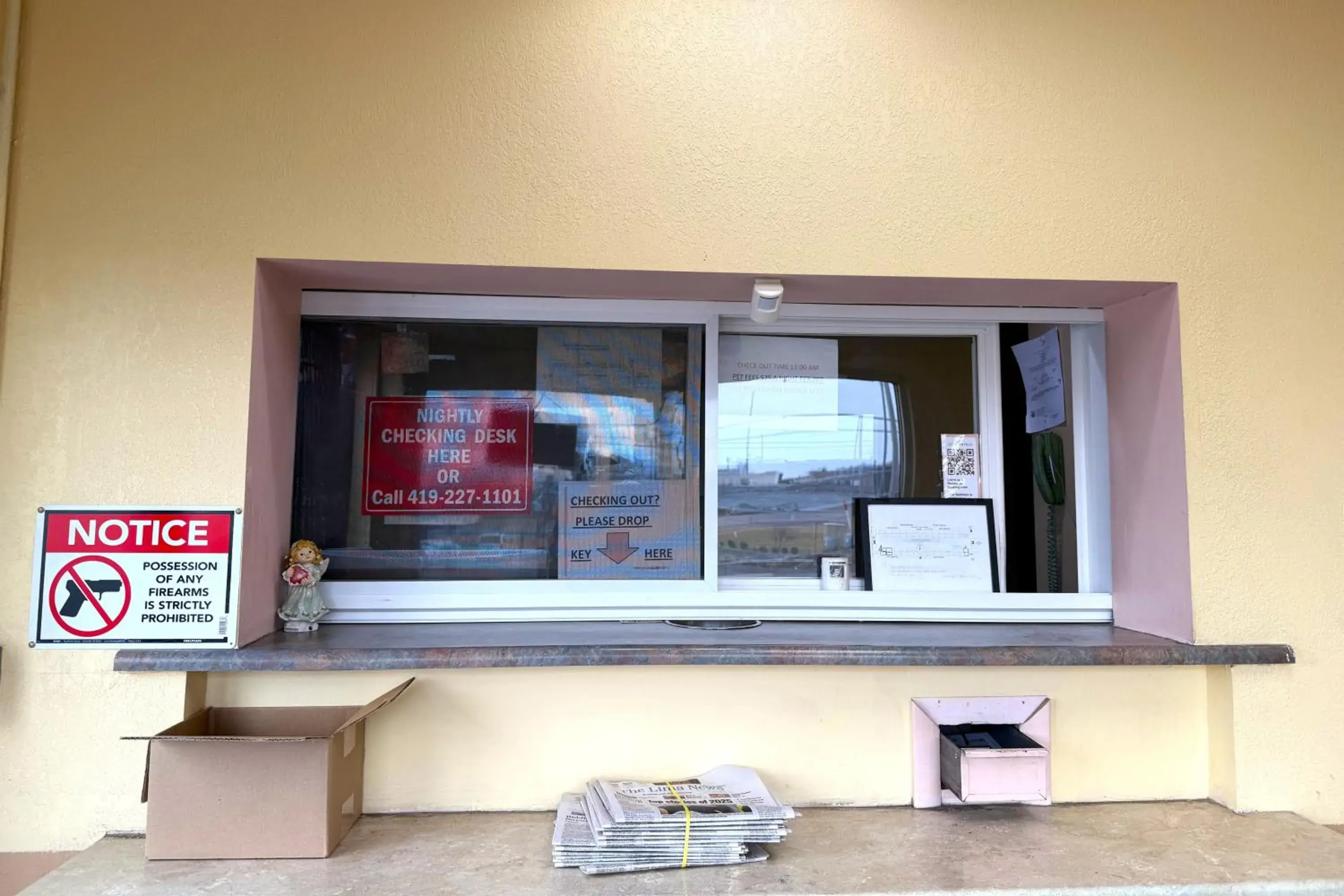 Lobby or reception in Red Carpet Inn & Suites Lima -Listing Partner Lobby or reception in Red Carpet Inn & Suites Lima -Listing Partner