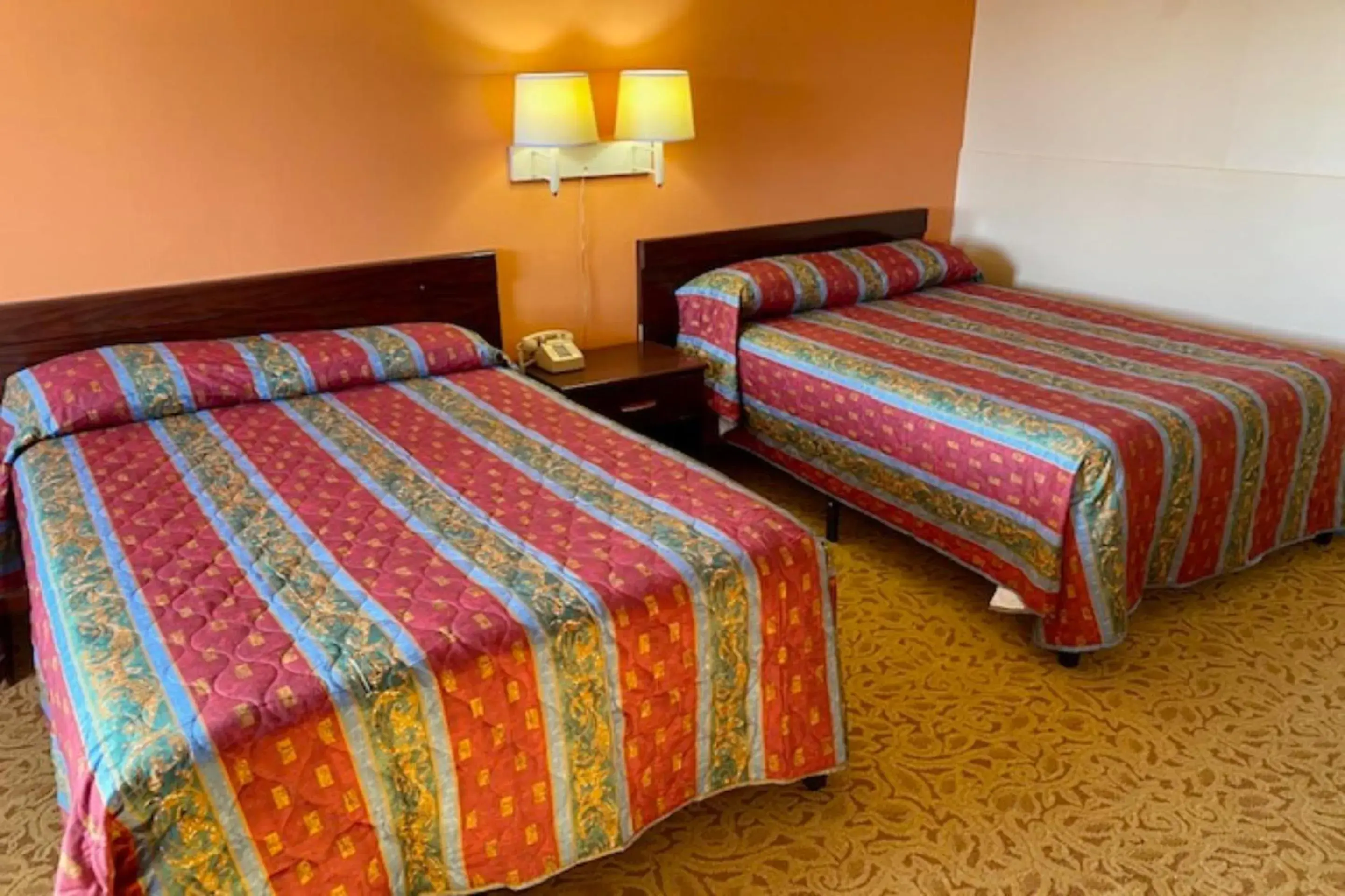 Bedroom, Bed in Red Carpet Inn & Suites Lima