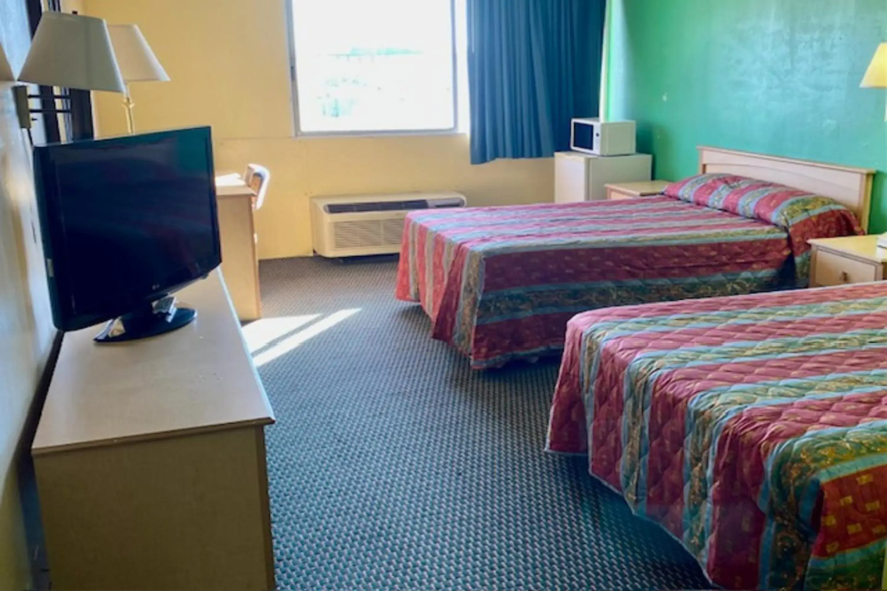 Bedroom, Bed in Red Carpet Inn & Suites Lima