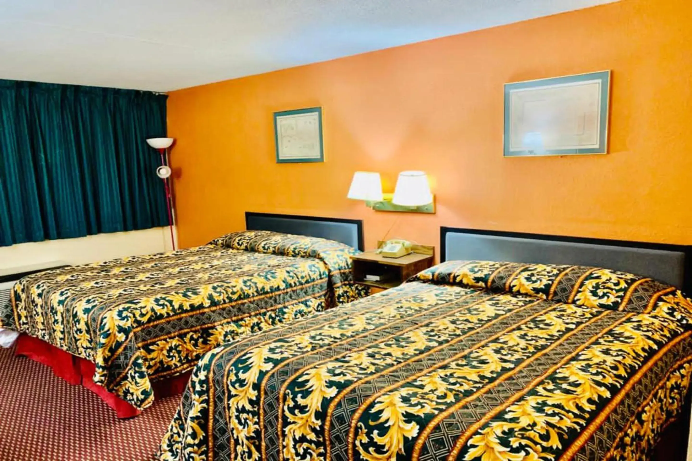 Bedroom, Bed in Red Carpet Inn & Suites Lima