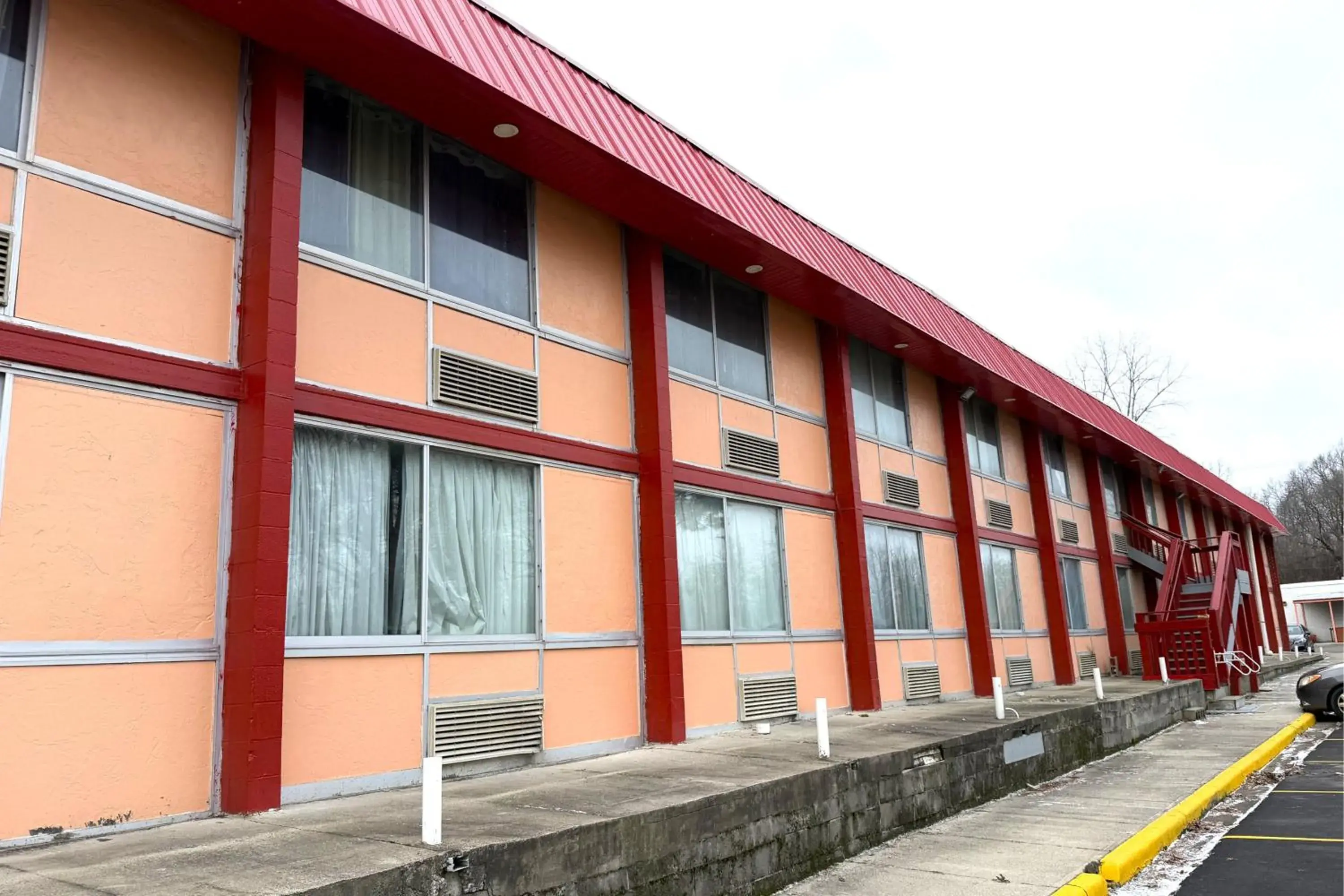 Property building in Red Carpet Inn & Suites Lima -Listing Partner Property building in Red Carpet Inn & Suites Lima -Listing Partner