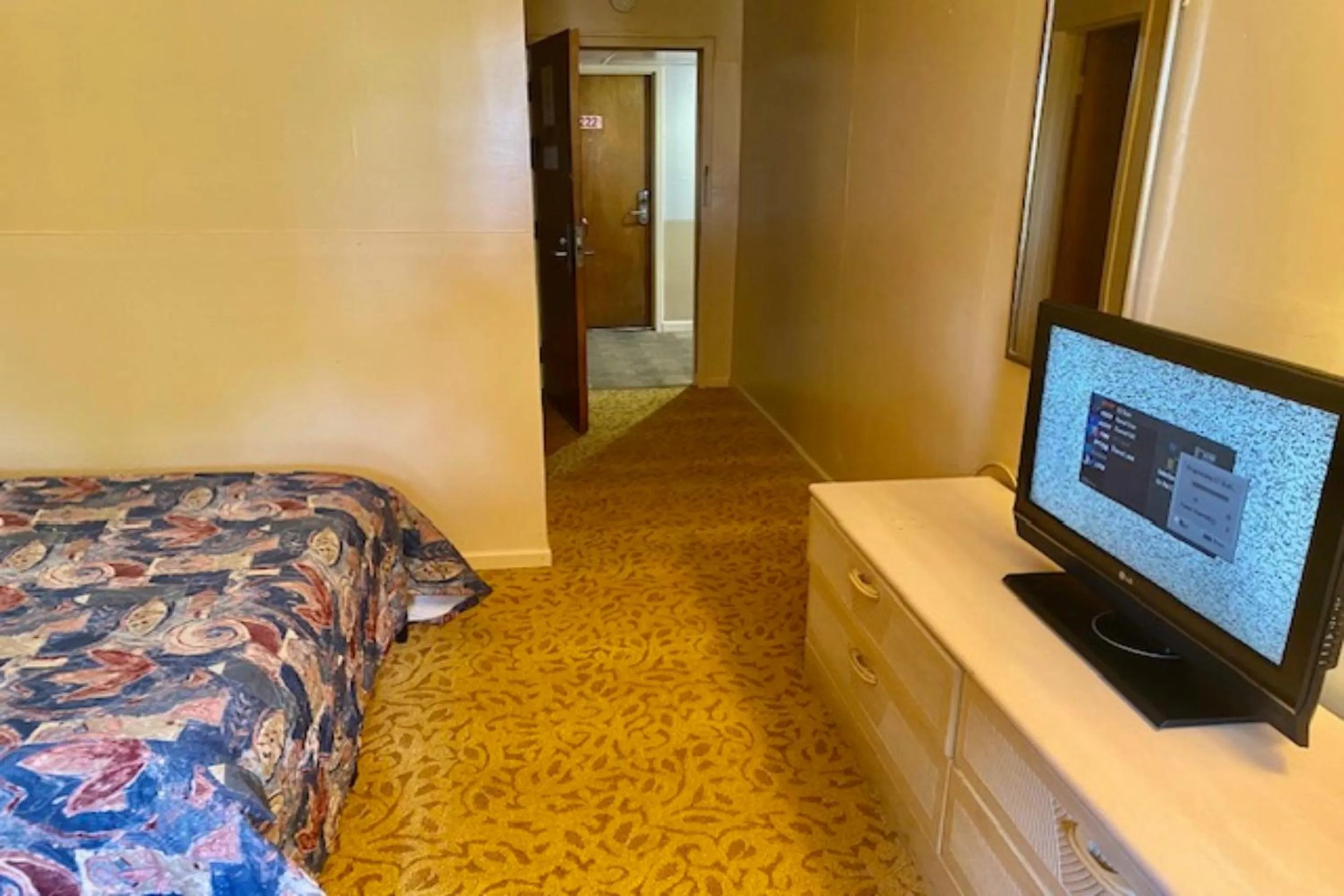 Bedroom, Bed in Red Carpet Inn & Suites Lima -Listing Partner