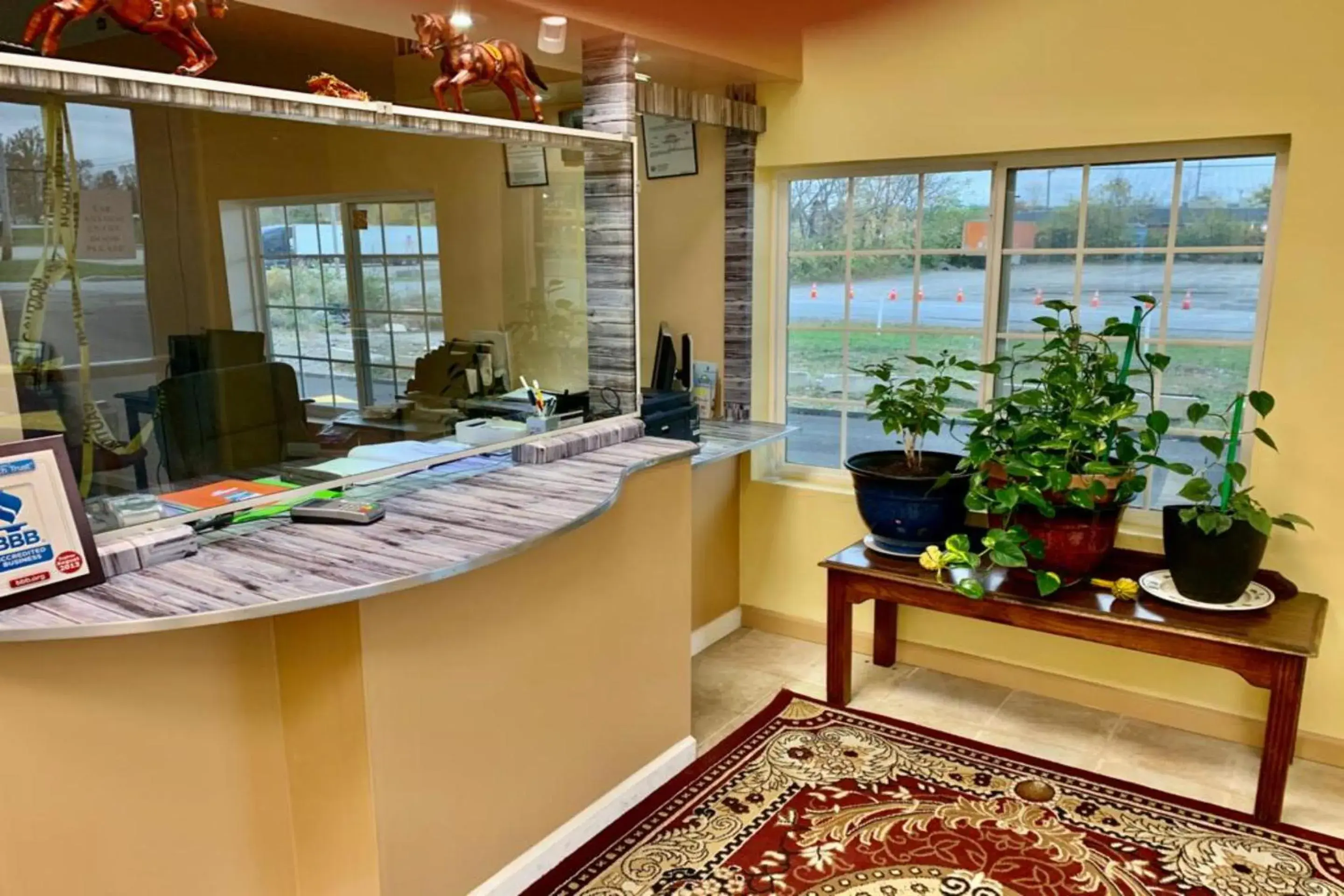 Lobby or reception in Red Carpet Inn & Suites Lima -Listing Partner Lobby or reception in Red Carpet Inn & Suites Lima -Listing Partner