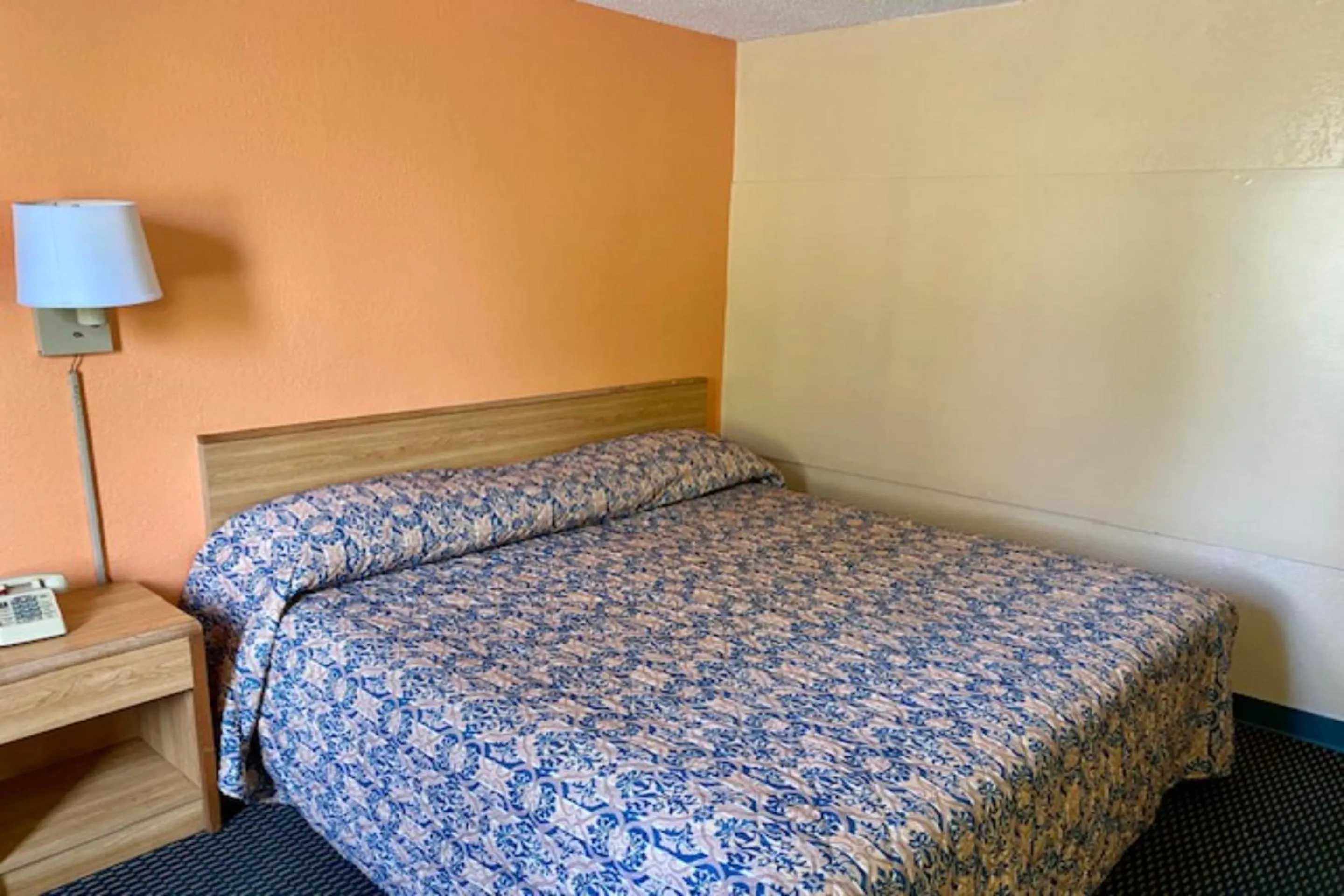 Bedroom, Bed in Red Carpet Inn & Suites Lima -Listing Partner