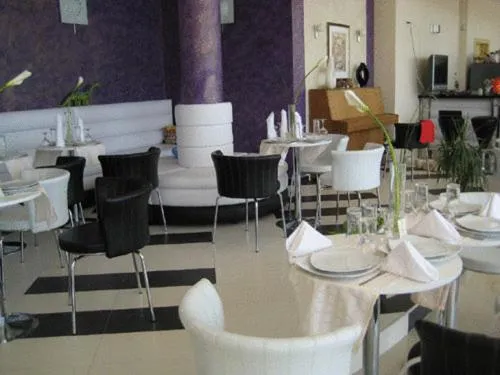 Restaurant/places to eat in Aparthotel Romance