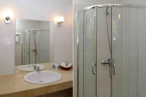 Bathroom in Aparthotel Romance