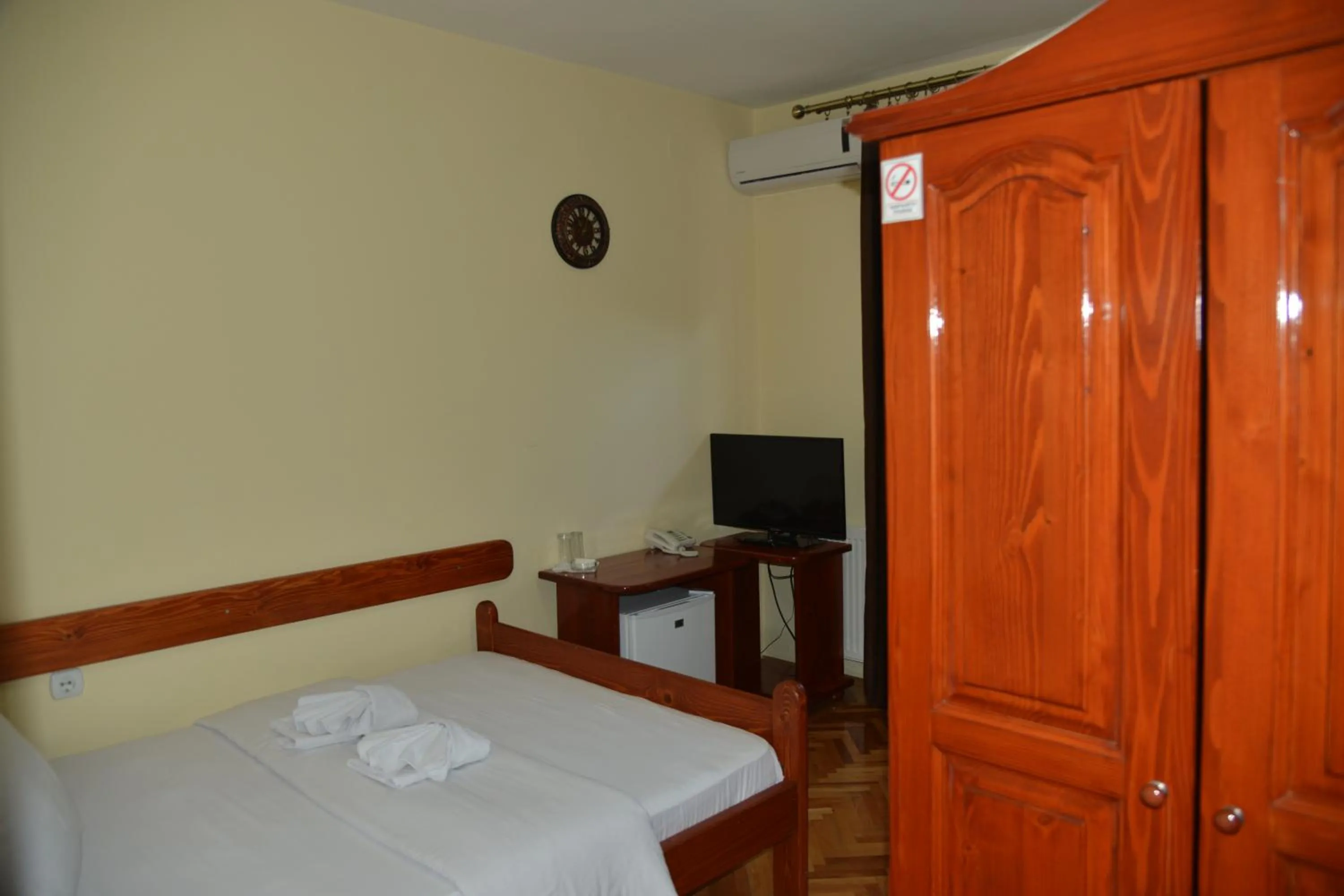 Bed in Hotel Bella Donna