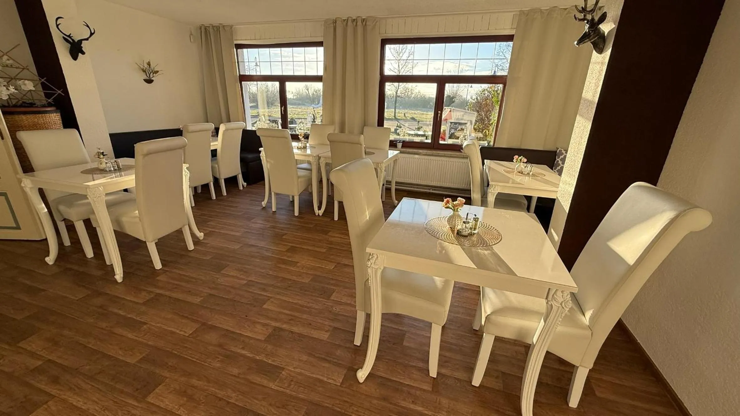 Restaurant/places to eat in Strand-Hotel Lobbe