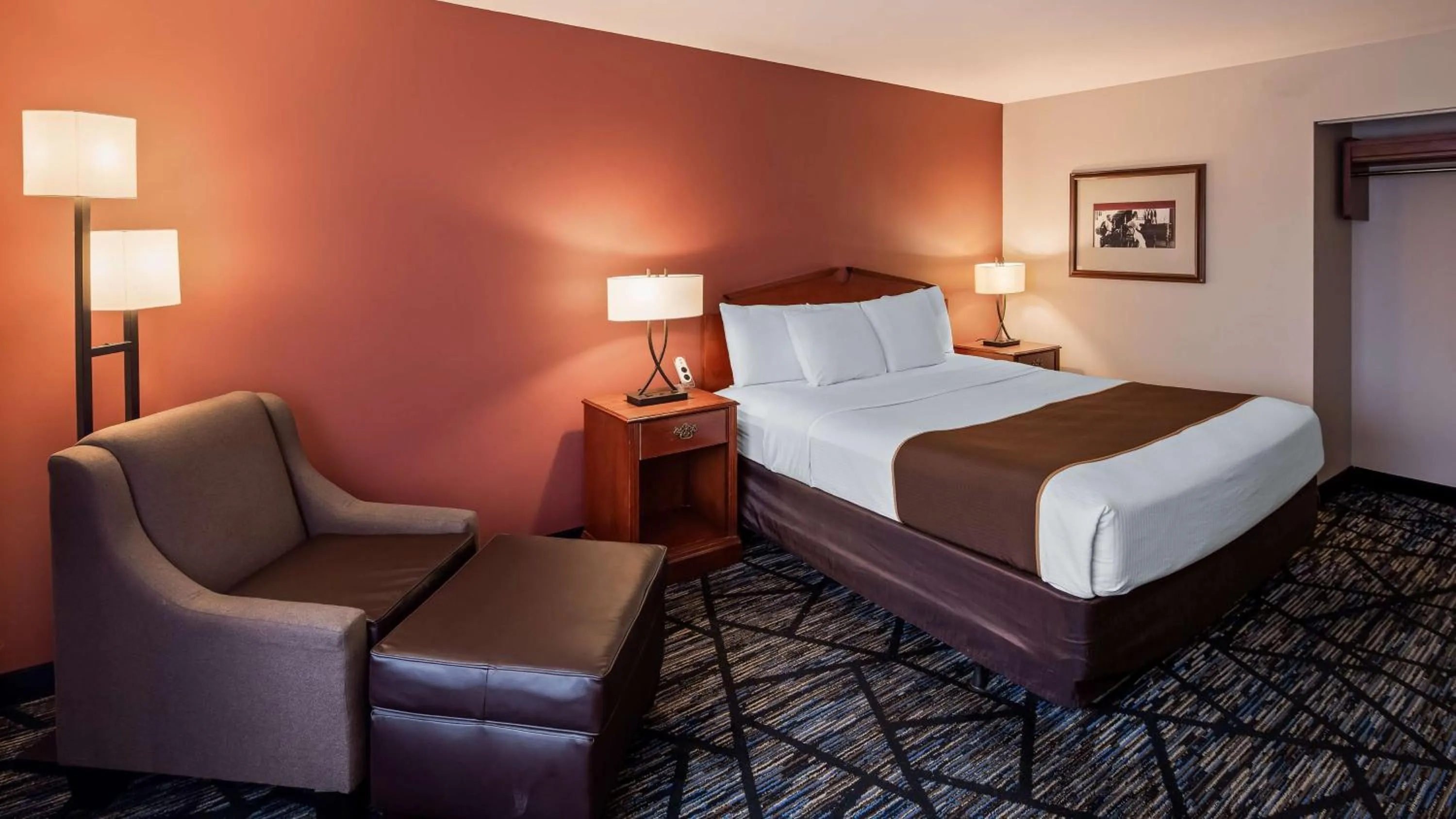 Bedroom, Bed in SureStay Plus Hotel by Best Western Auburn