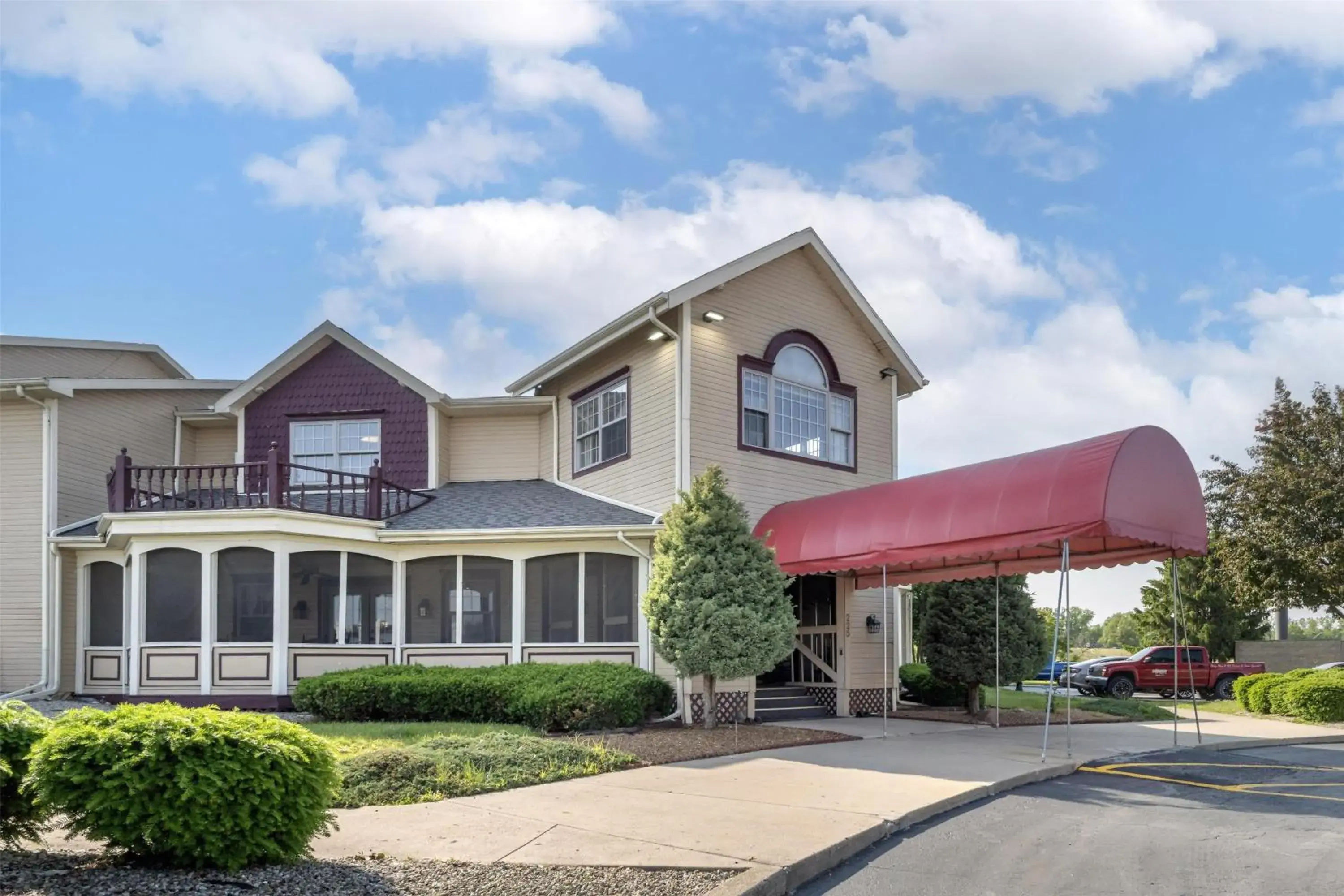 Property building in SureStay Plus Hotel by Best Western Auburn Property building in SureStay Plus Hotel by Best Western Auburn