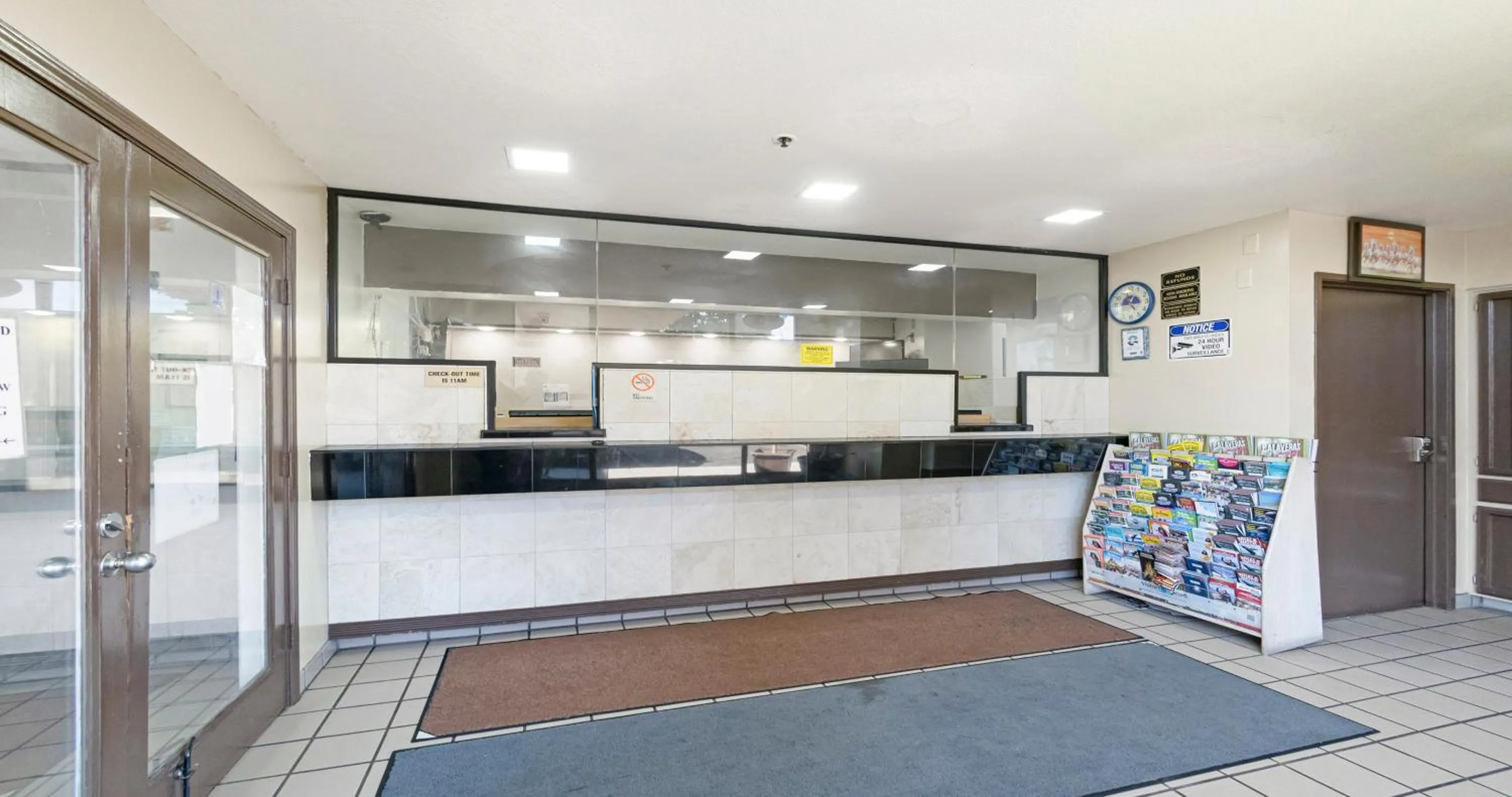 Lobby or reception in Budget Inn and Suites Stockton Yosemite