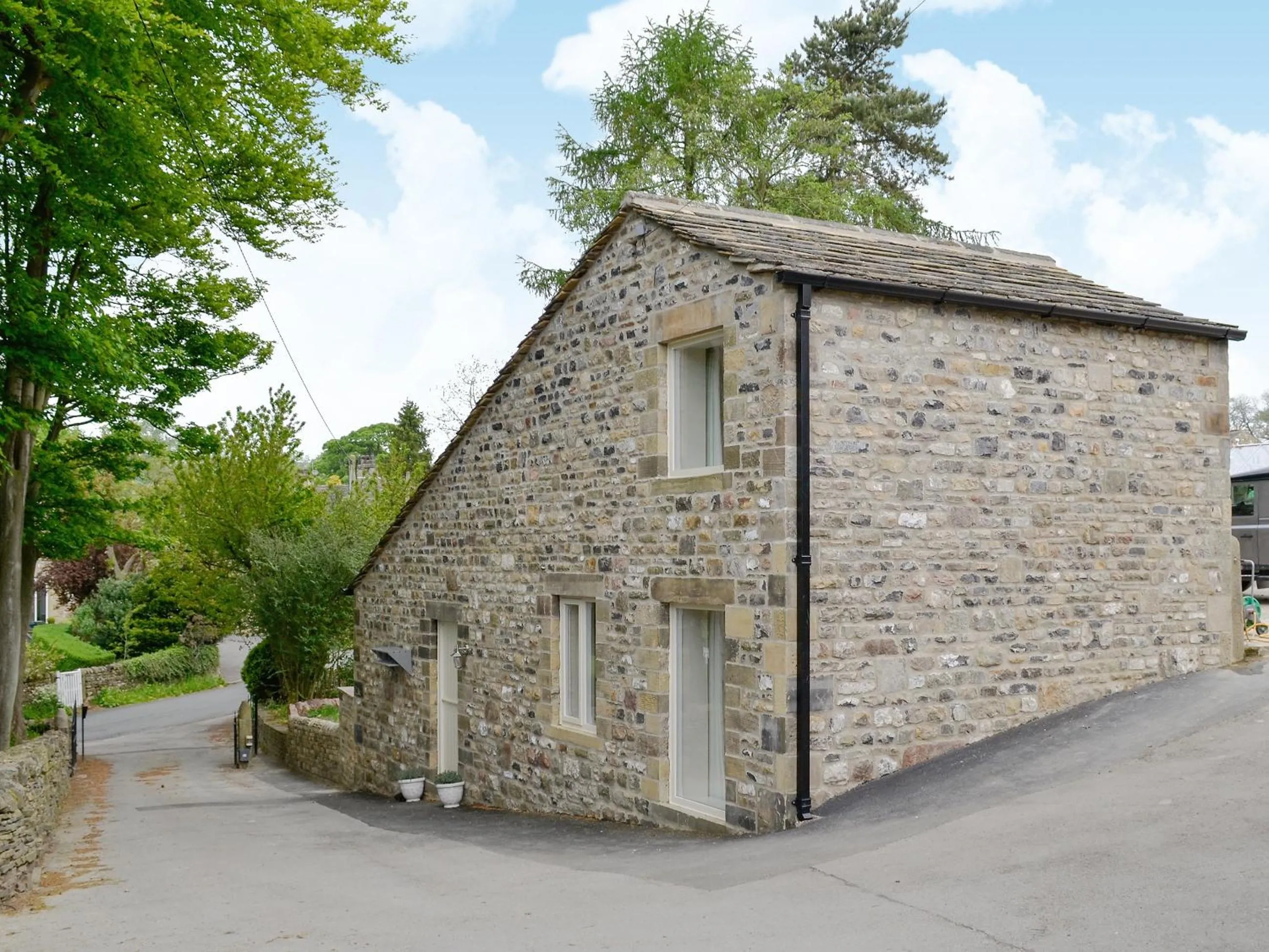 Property building in Stirton Burrow