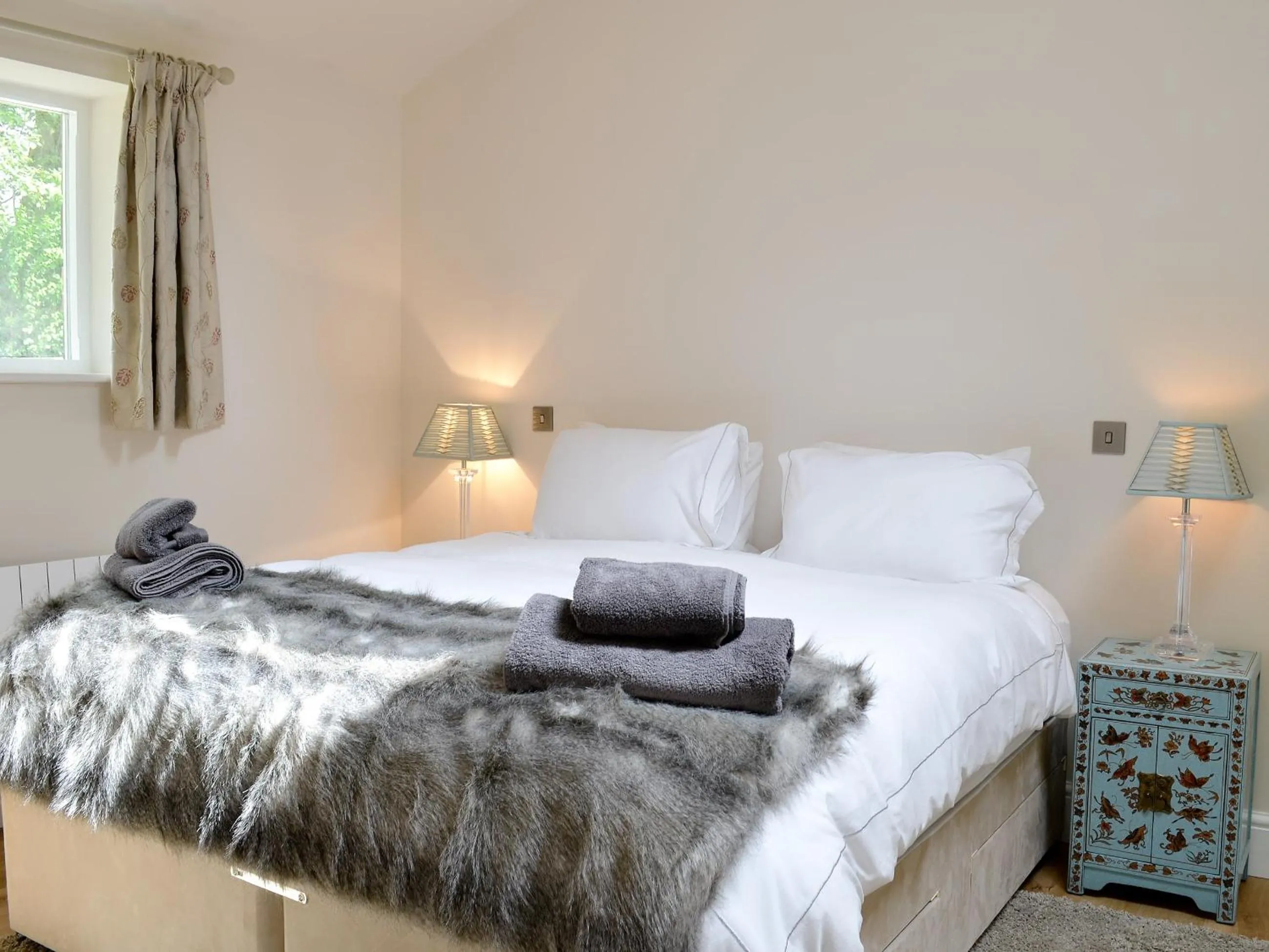 Property building, Bed in Stirton Burrow
