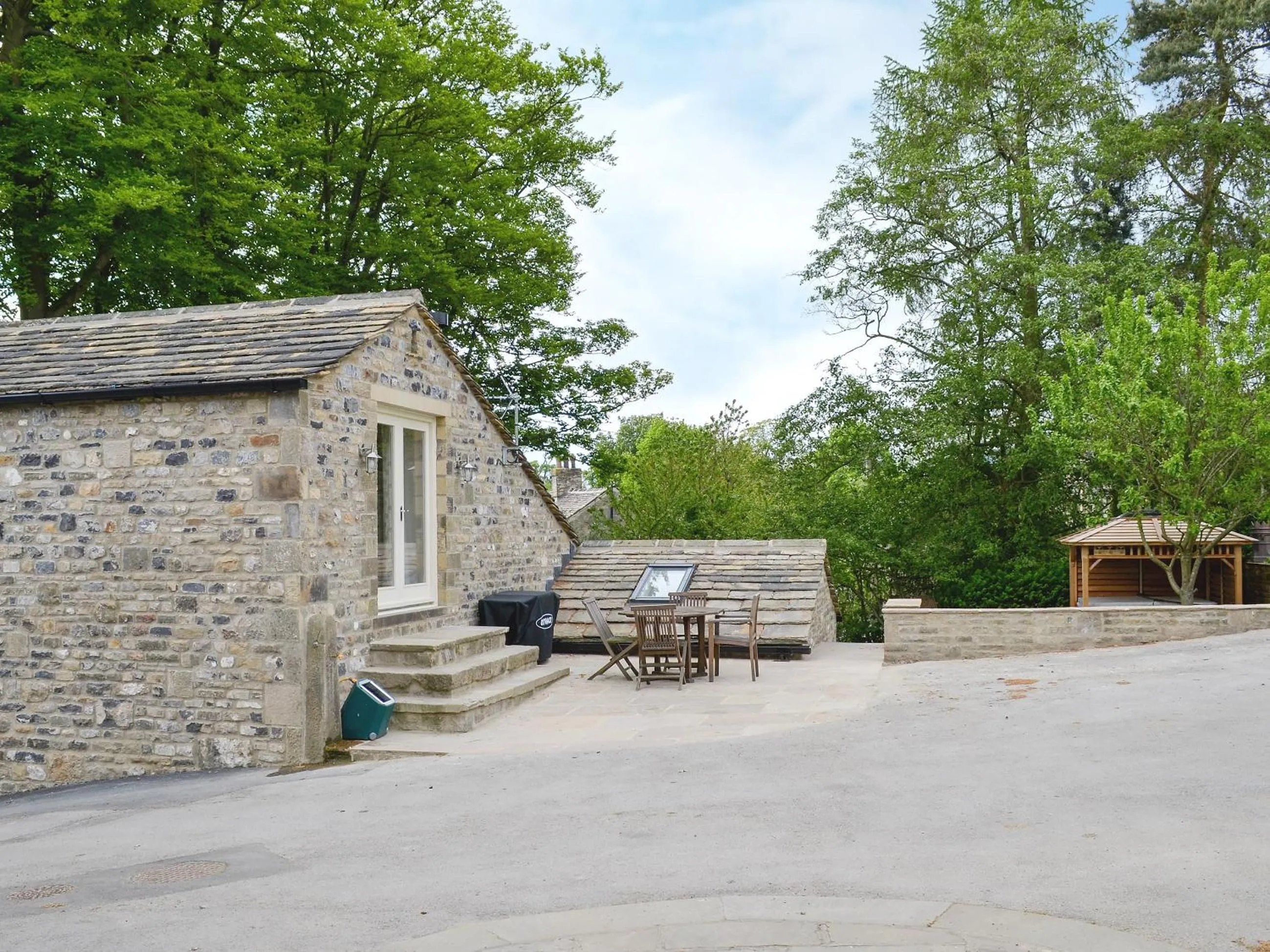 Property building in Stirton Burrow
