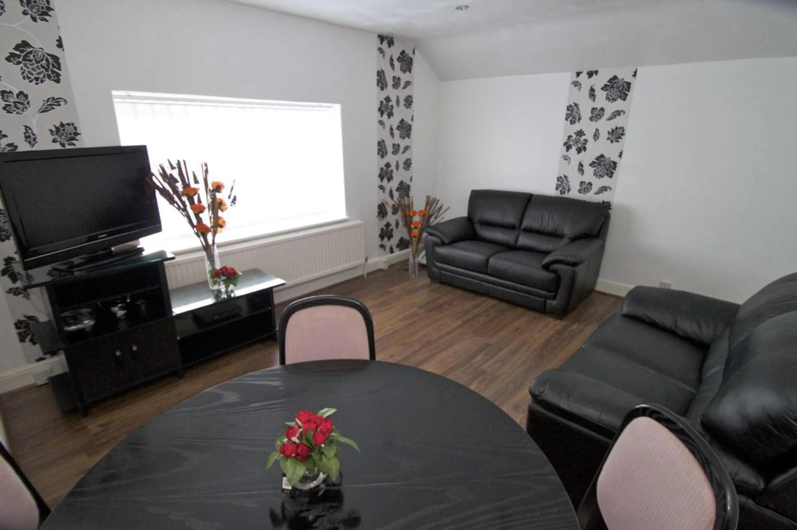 Lounge or bar in La Suisse Serviced Apartments