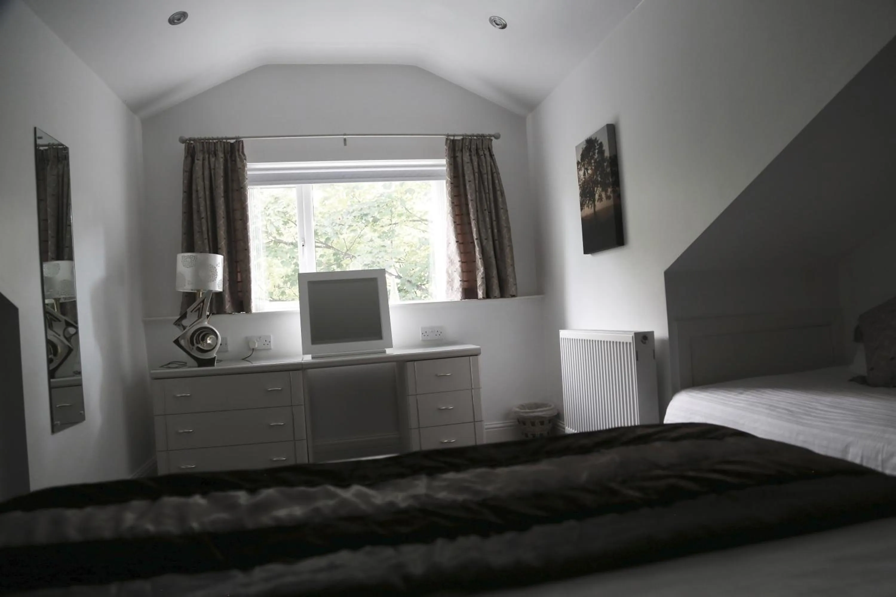 Photo of the whole room in La Suisse Serviced Apartments