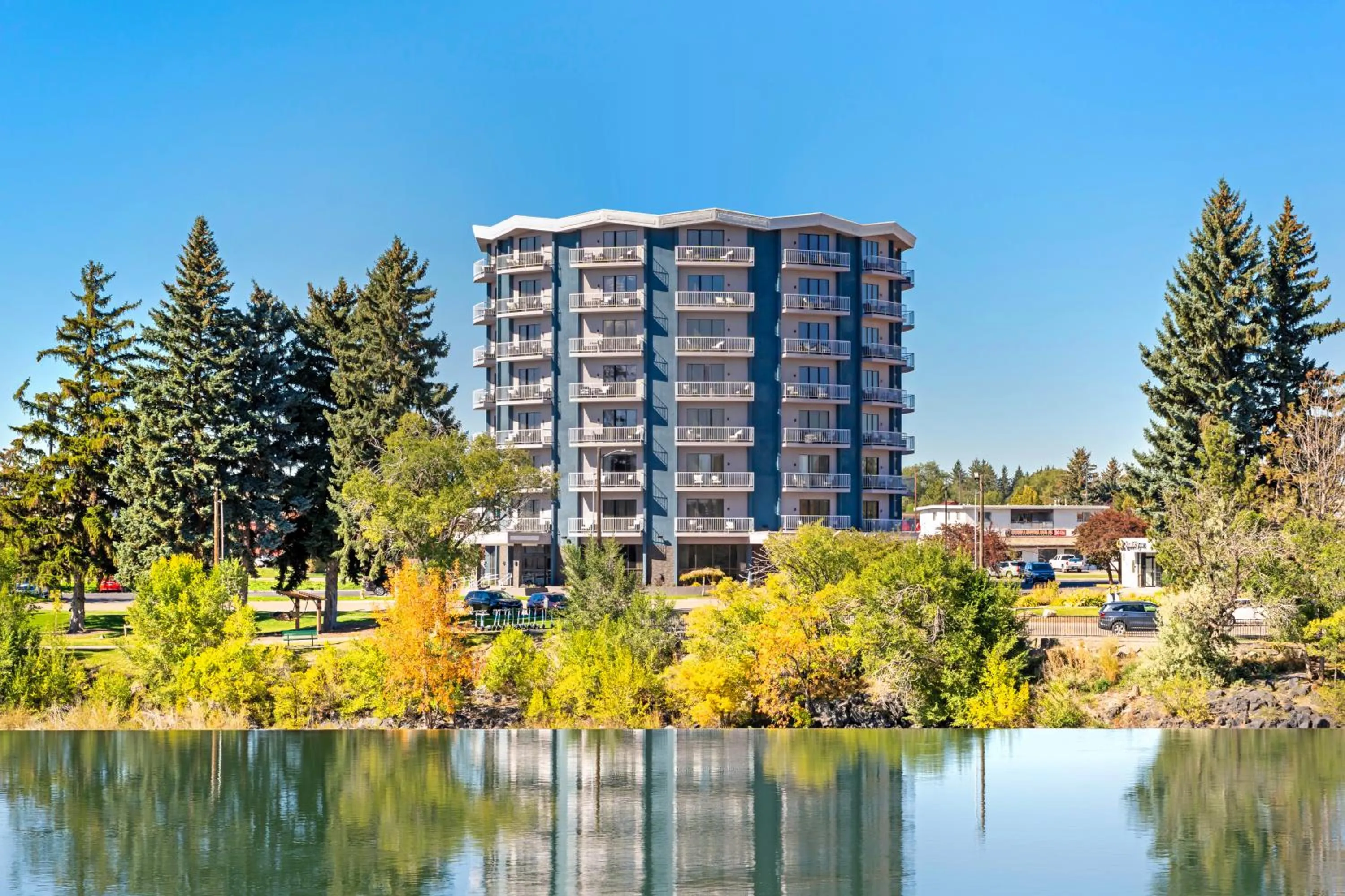 Property building in Comfort Suites Idaho Falls