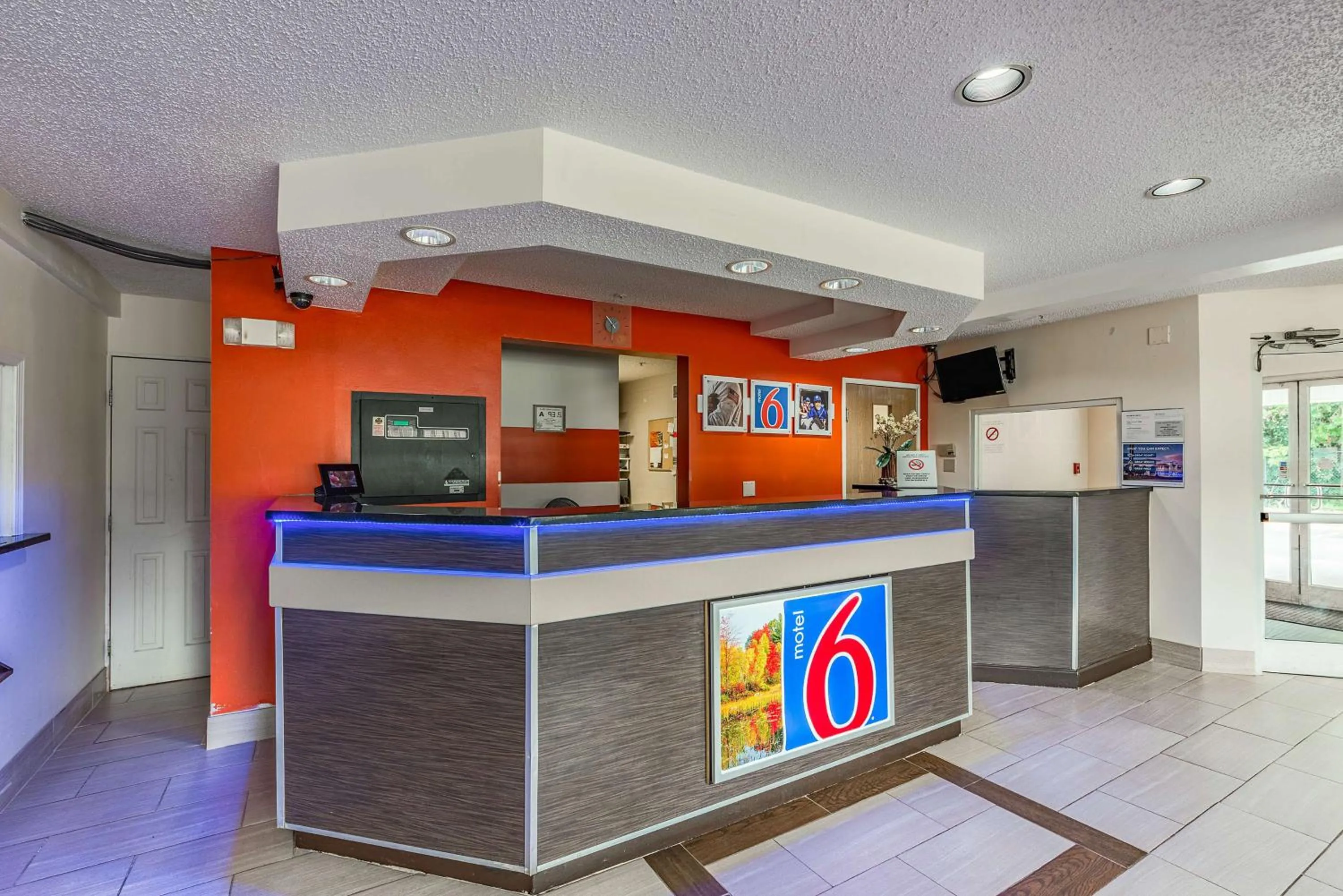 Property logo or sign in Motel 6-Charlotte, NC - University