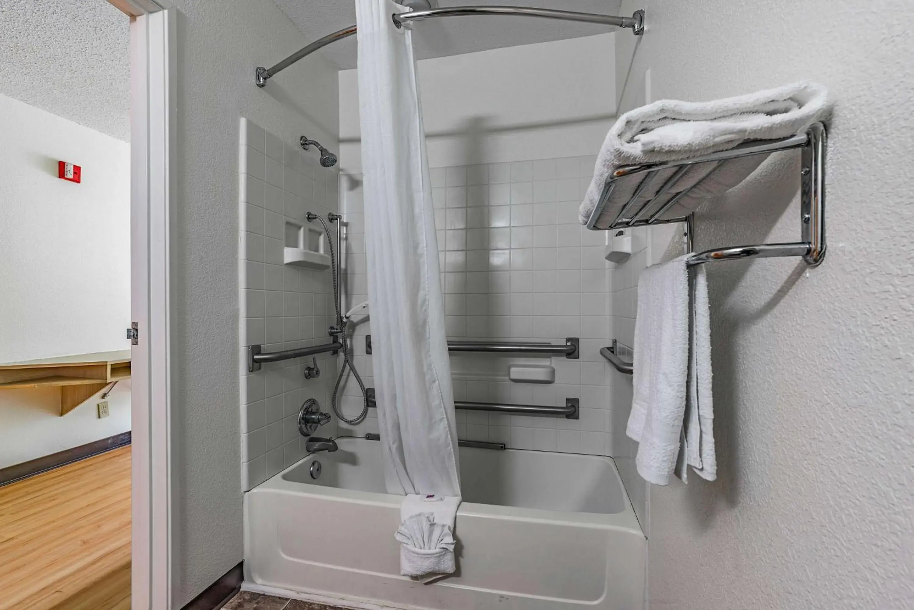 Shower, Bathroom in Motel 6-Charlotte, NC - University