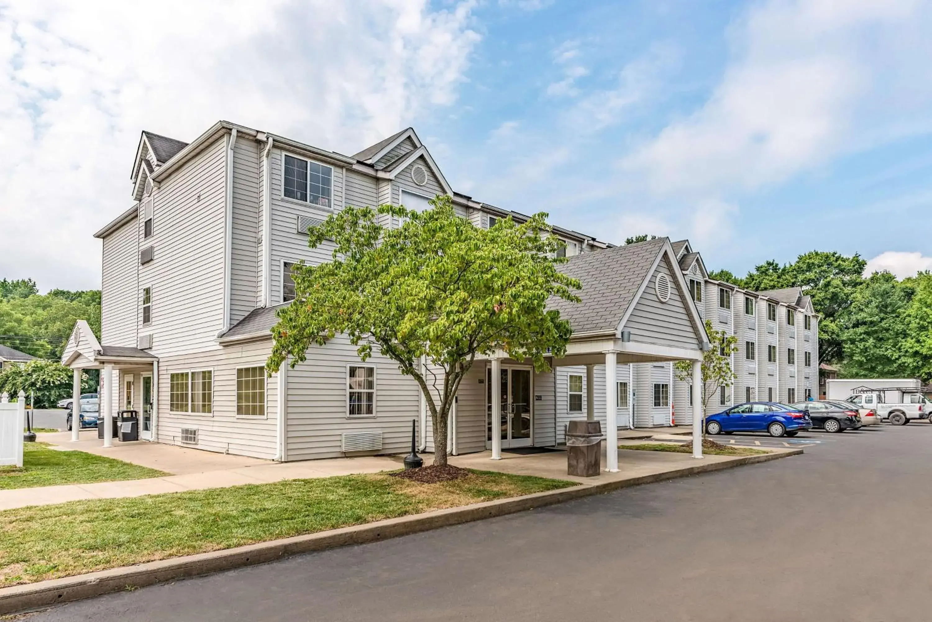 Property Building in Motel 6-Charlotte, NC - University