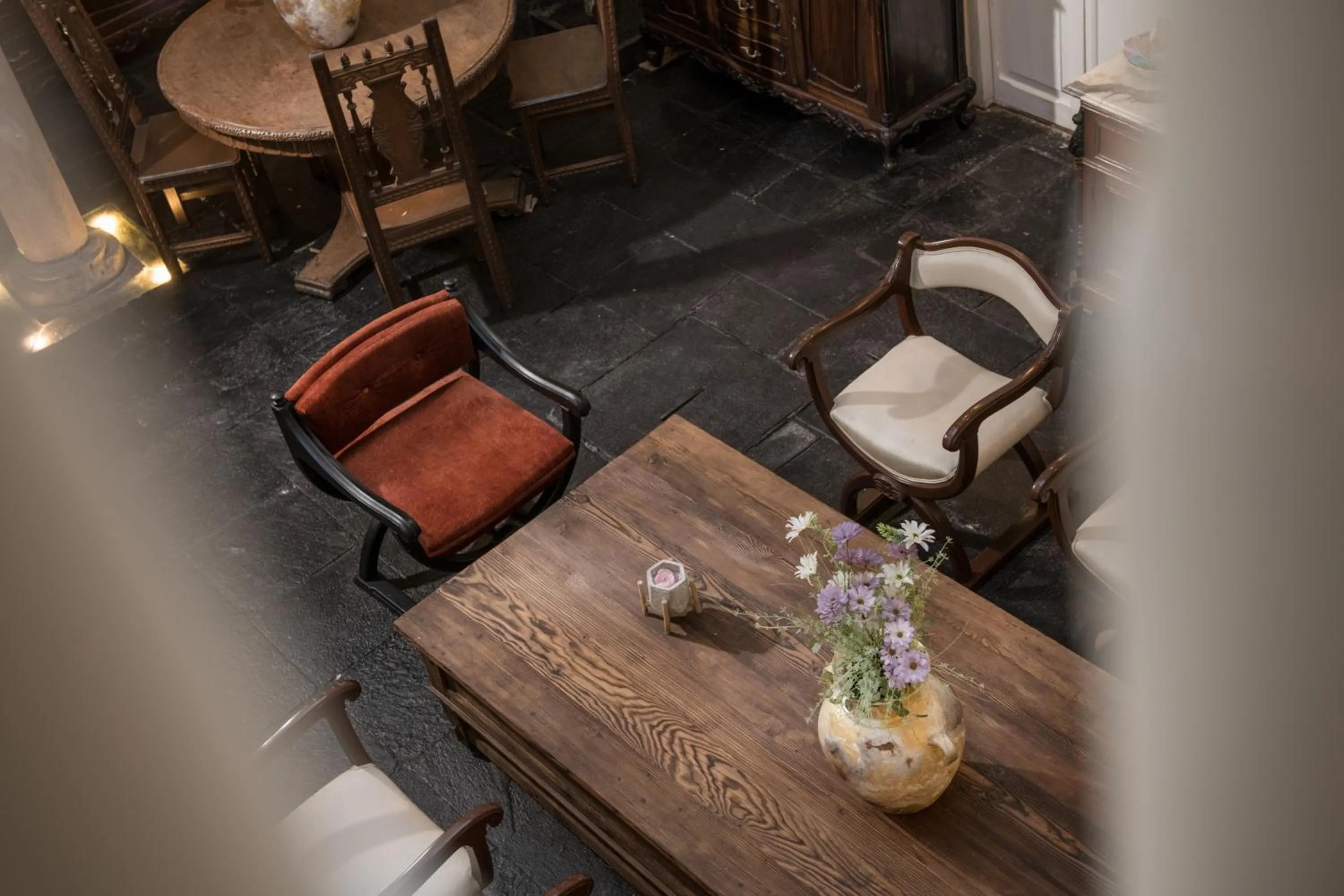 Seating area in Casa Cavassa Centro Histórico Cusco