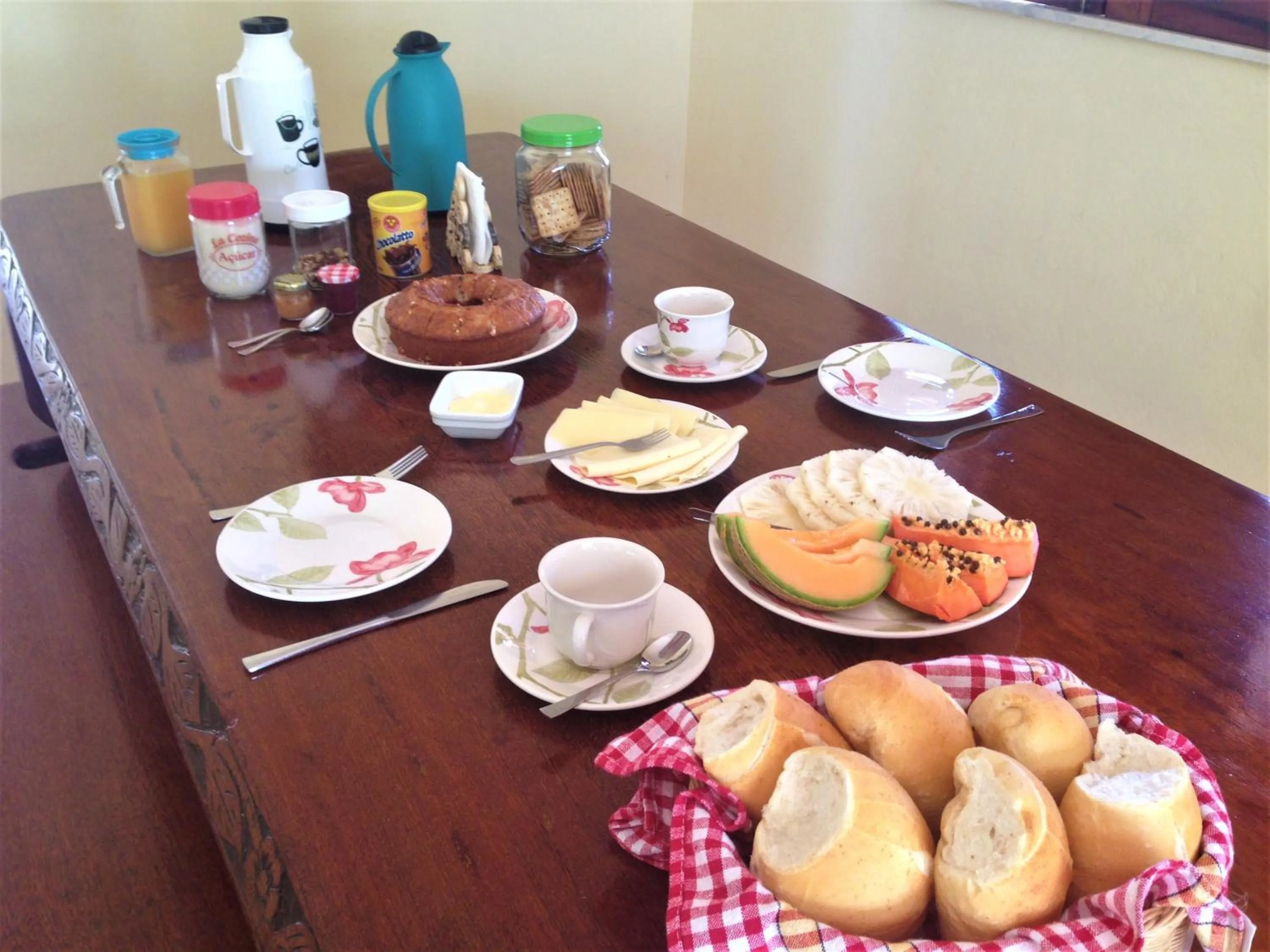 Buffet breakfast in Pousada Muiraquitã