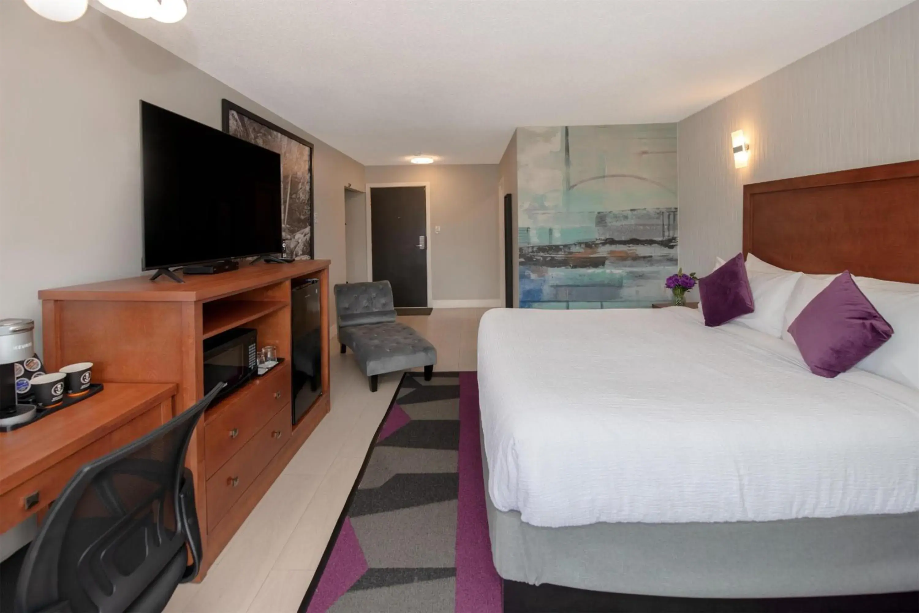 Bedroom, Bed in Coast Metro Vancouver Hotel Bedroom, Bed in Coast Metro Vancouver Hotel