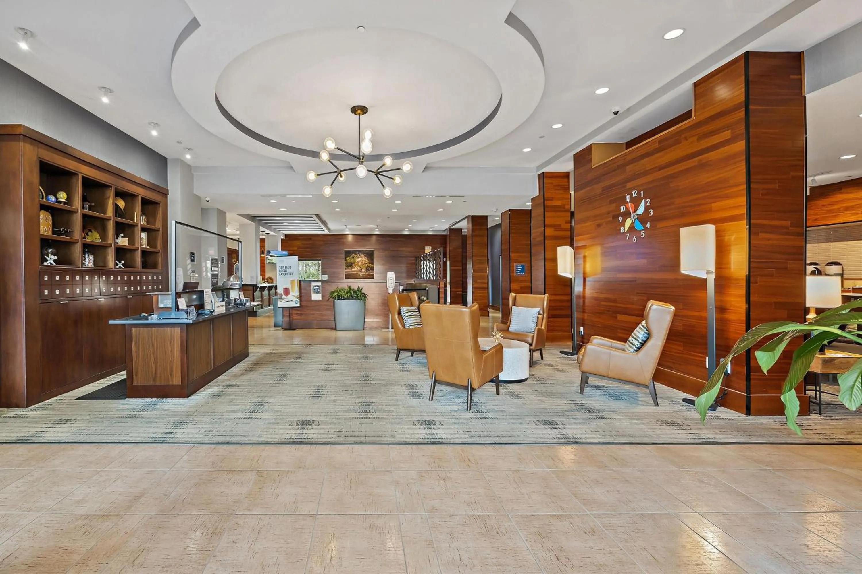 Lobby or reception in Four Points by Sheraton Jacksonville Baymeadows