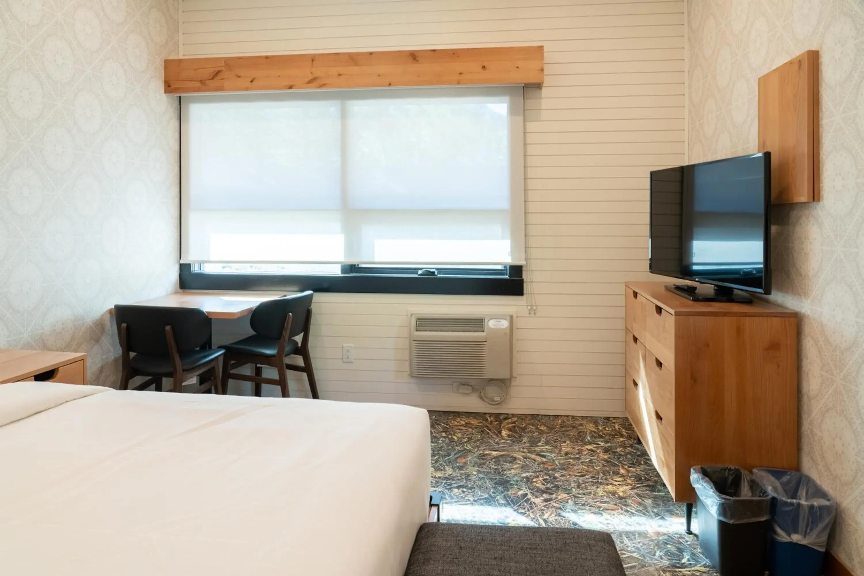 TV and multimedia, Bed in The Dorothy Motel TV and multimedia, Bed in The Dorothy Motel