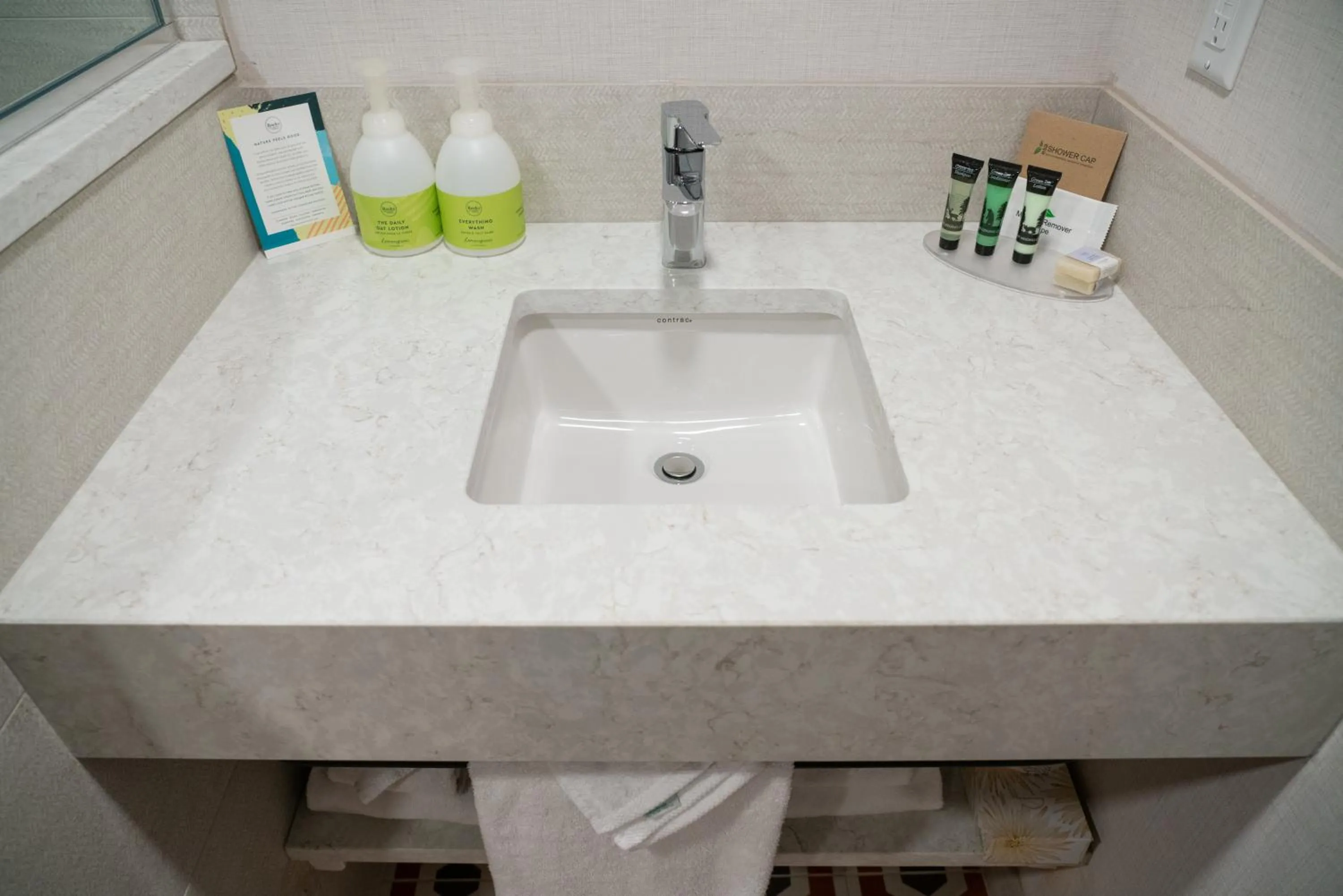 Bathroom in The Dorothy Motel