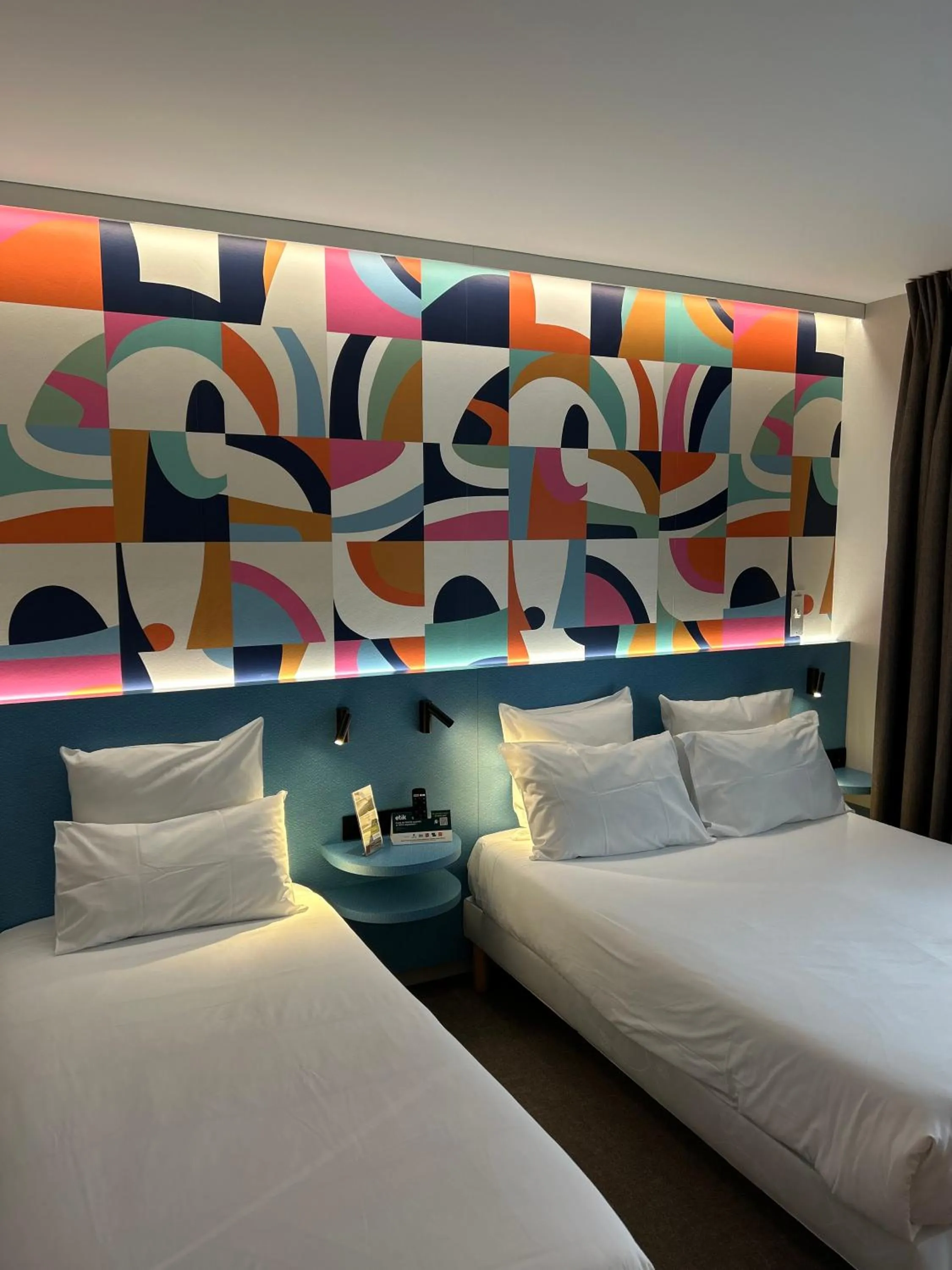 Bed in Cit'Hotel L'Etape