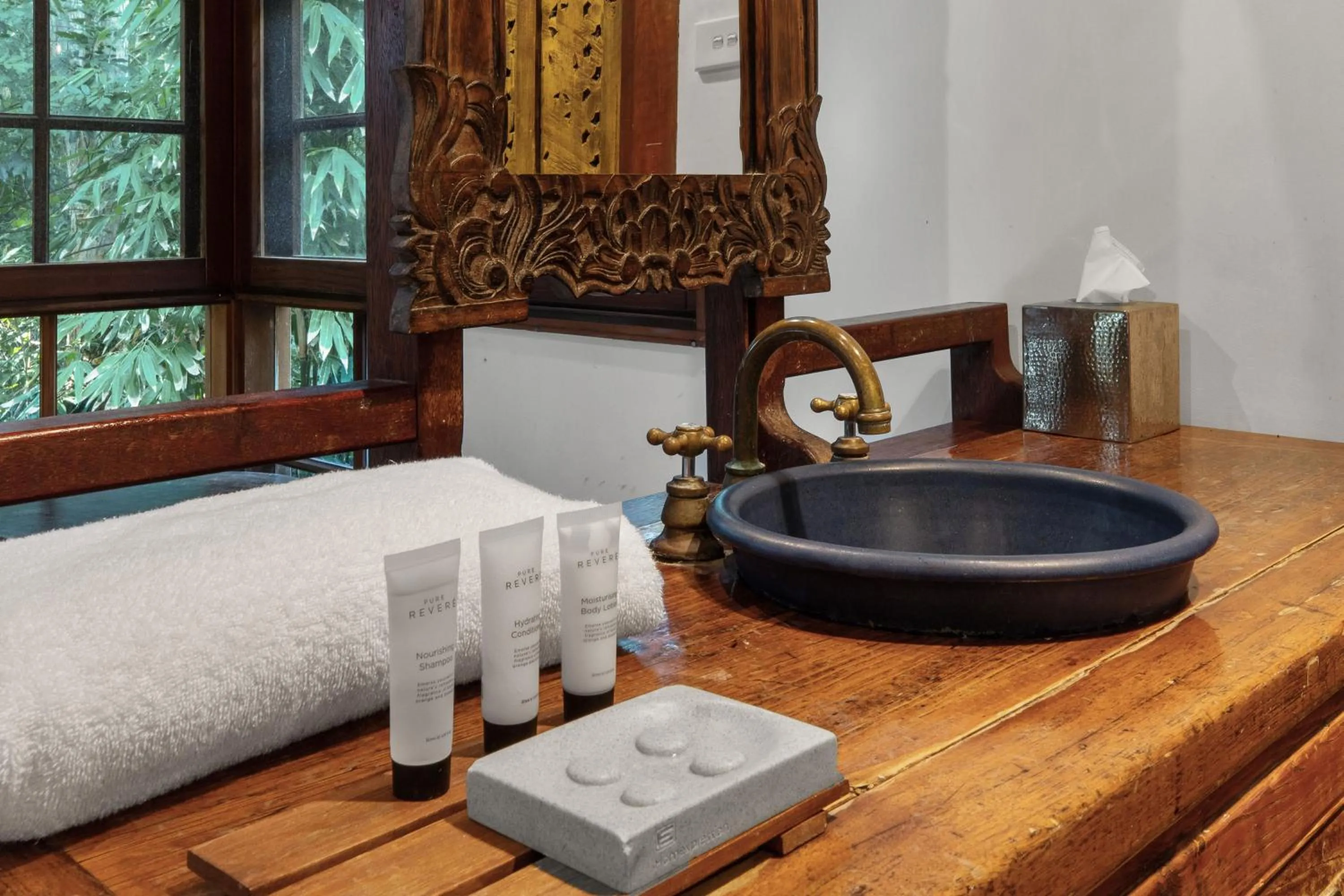 Bathroom in Garden Burees