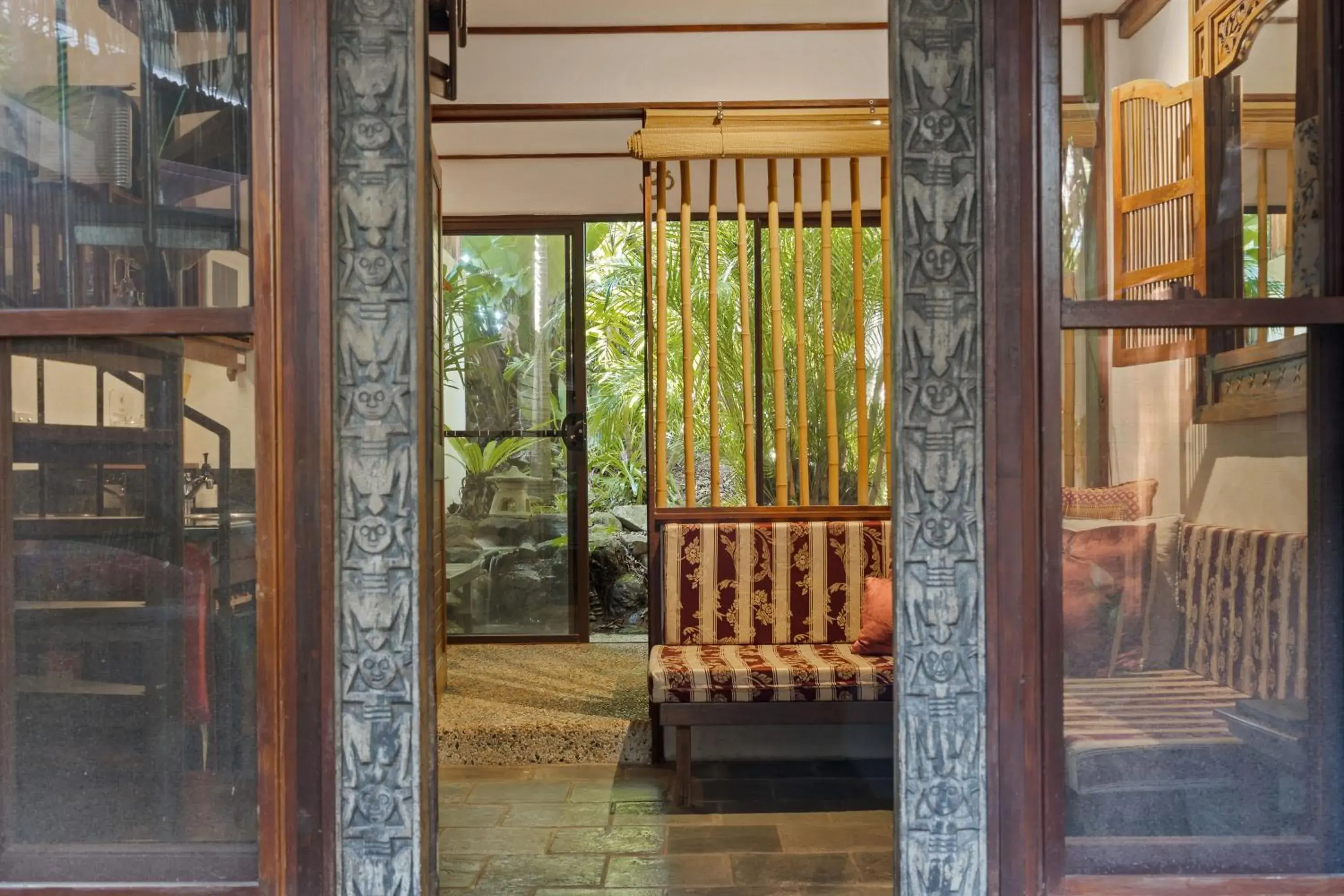 Facade/entrance in Garden Burees Facade/entrance in Garden Burees