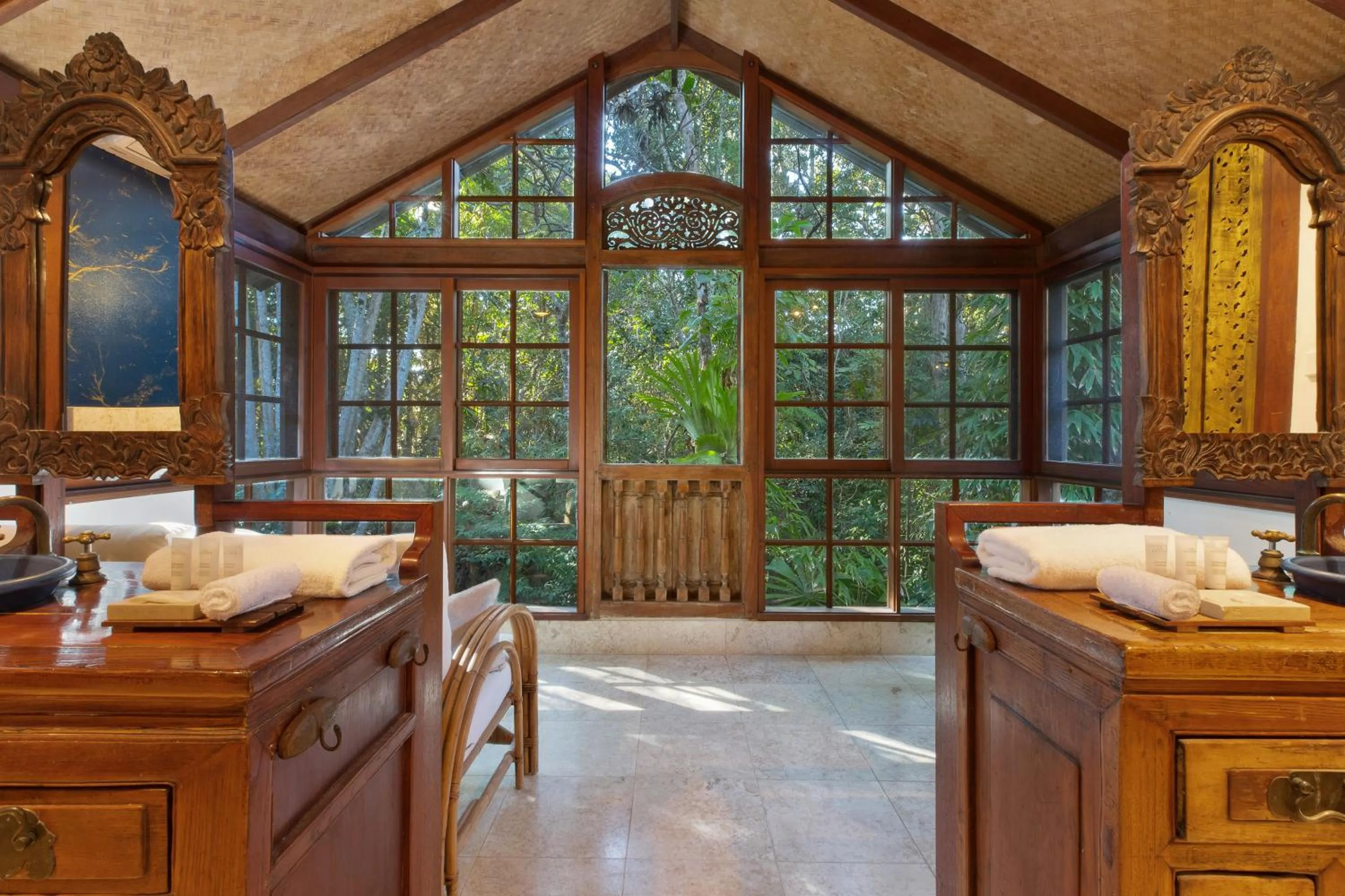 Bathroom in Garden Burees