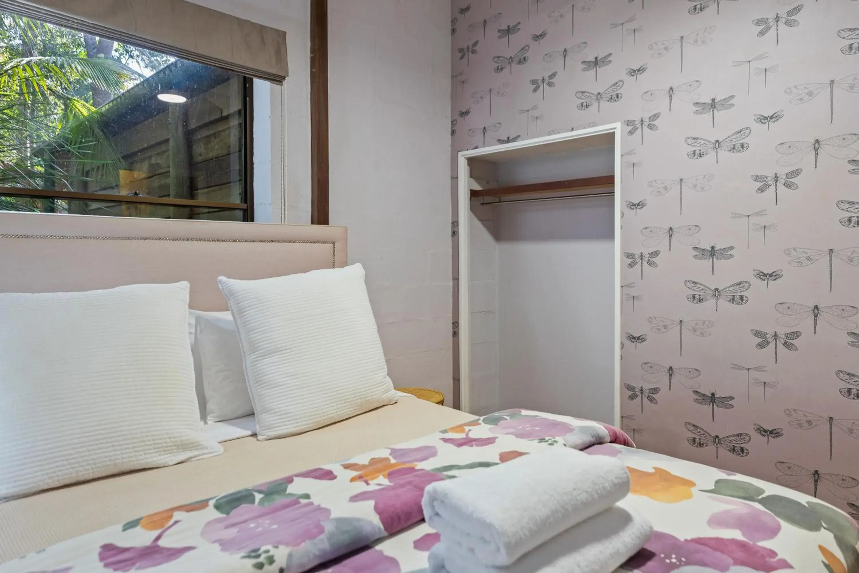 Bedroom, Bed in Garden Burees Bedroom, Bed in Garden Burees