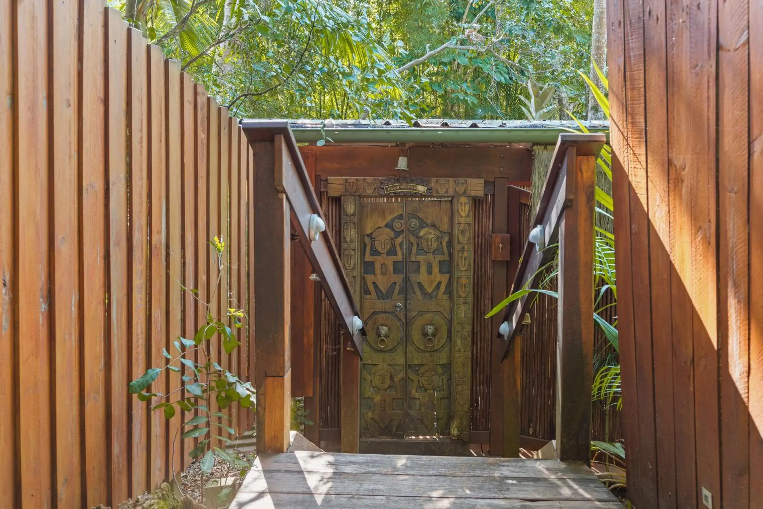 Facade/entrance in Garden Burees Facade/entrance in Garden Burees