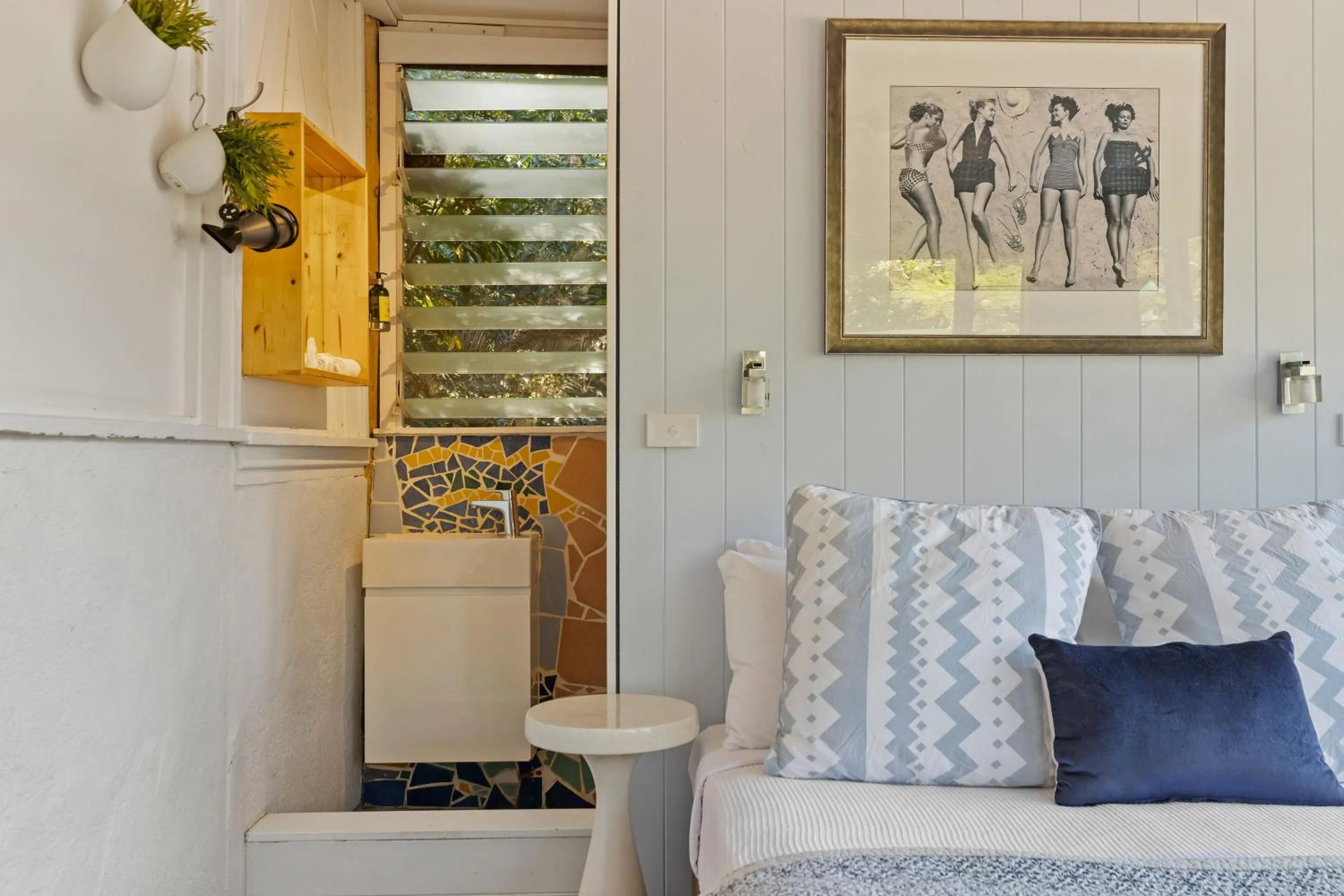 Bedroom in Garden Burees