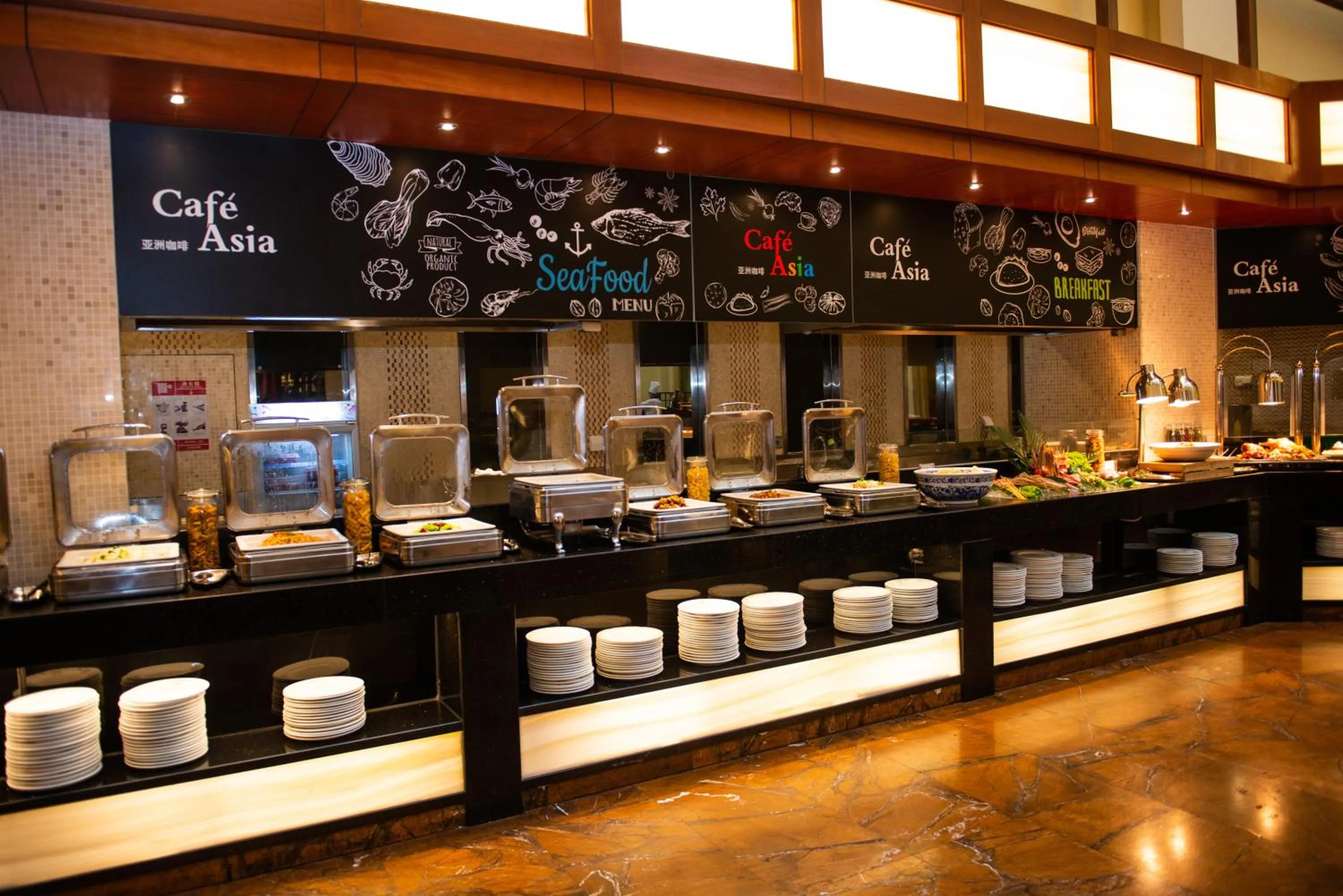 Restaurant/places to eat in Crowne Plaza Qingdao by IHG