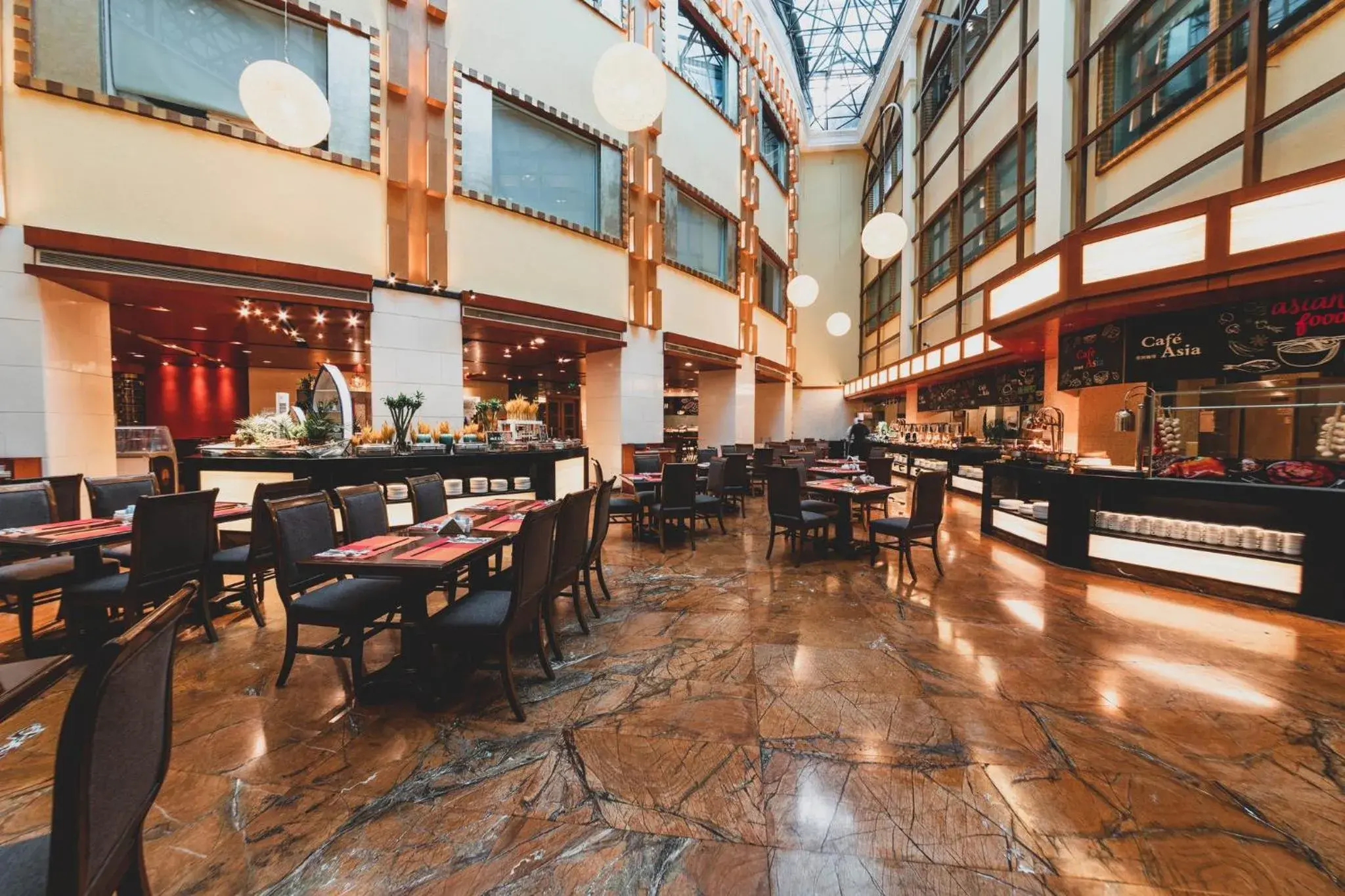 Restaurant/places to eat in Crowne Plaza Qingdao by IHG Restaurant/places to eat in Crowne Plaza Qingdao by IHG