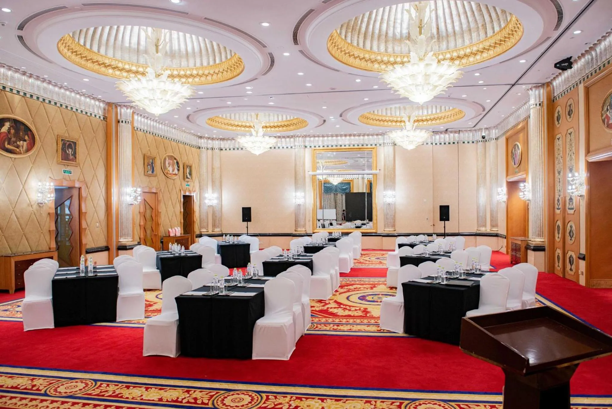 Meeting/conference room in Crowne Plaza Qingdao by IHG