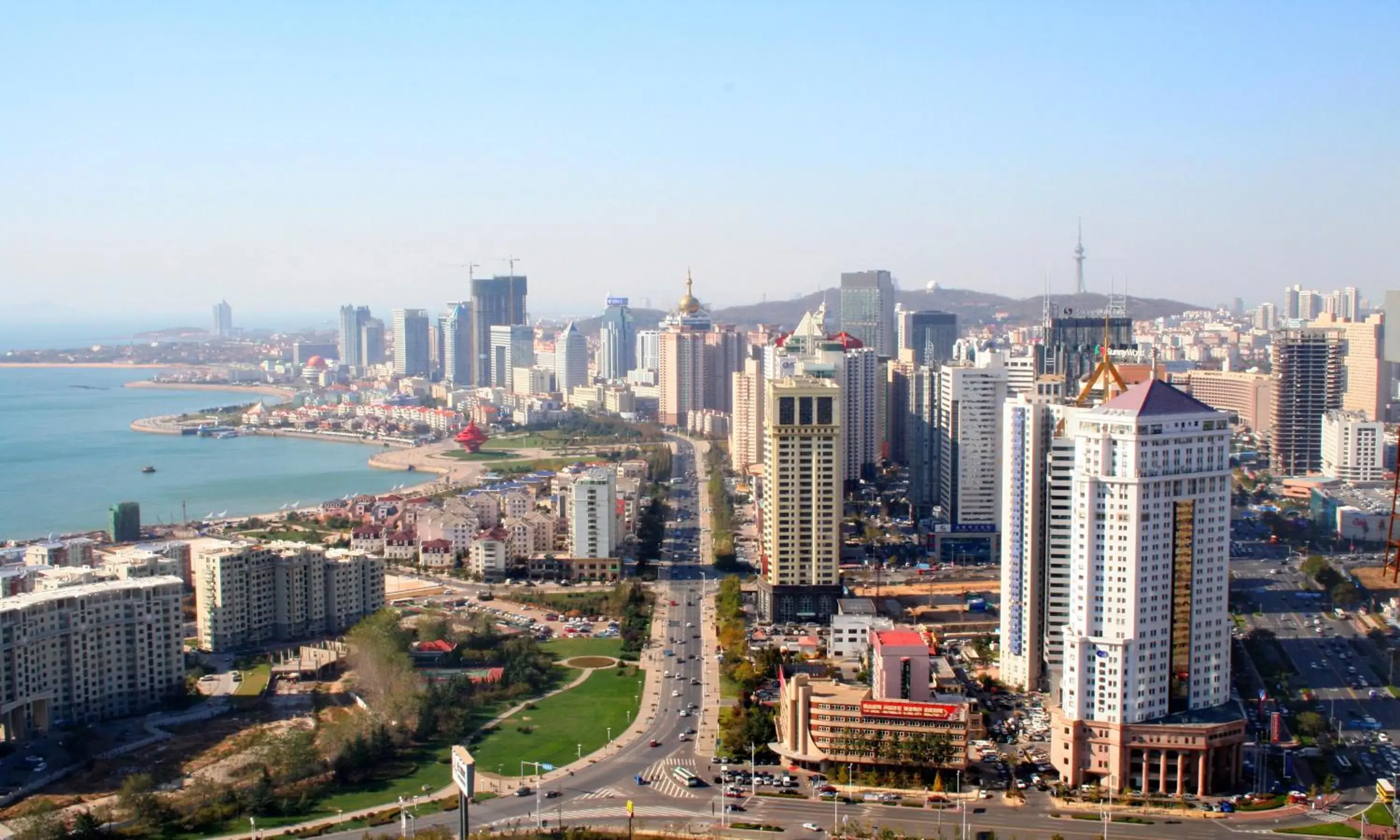 Property building in Crowne Plaza Qingdao by IHG Property building in Crowne Plaza Qingdao by IHG