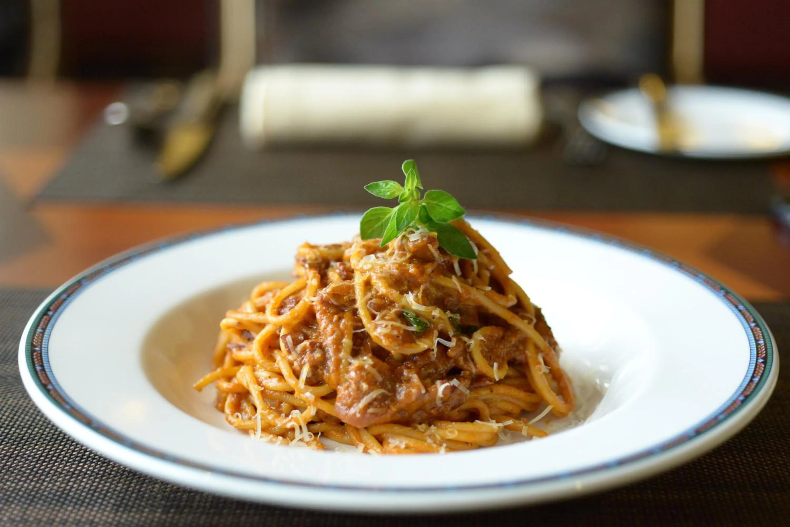 Restaurant/places to eat in Crowne Plaza Qingdao by IHG