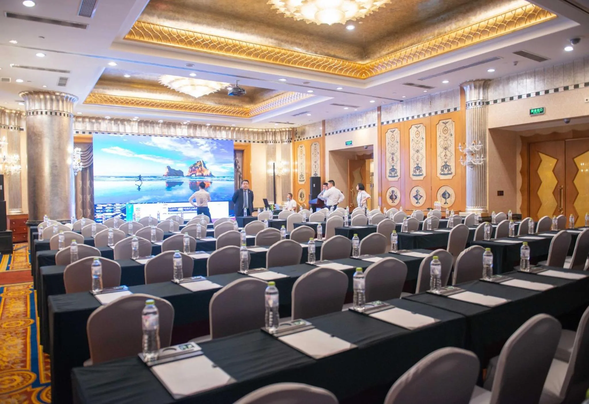 Meeting/conference room in Crowne Plaza Qingdao by IHG