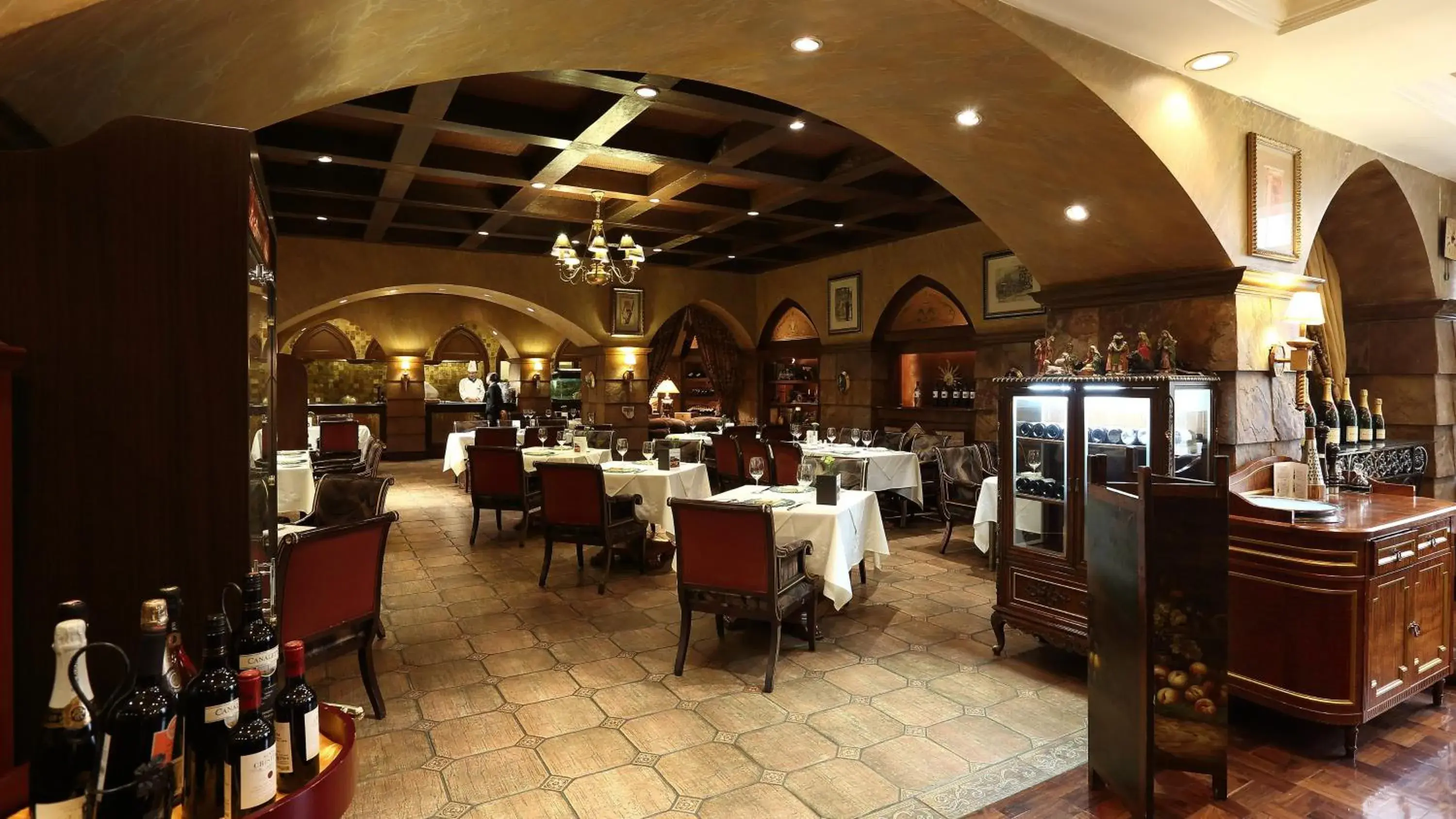 Restaurant/places to eat in Crowne Plaza Qingdao by IHG Restaurant/places to eat in Crowne Plaza Qingdao by IHG