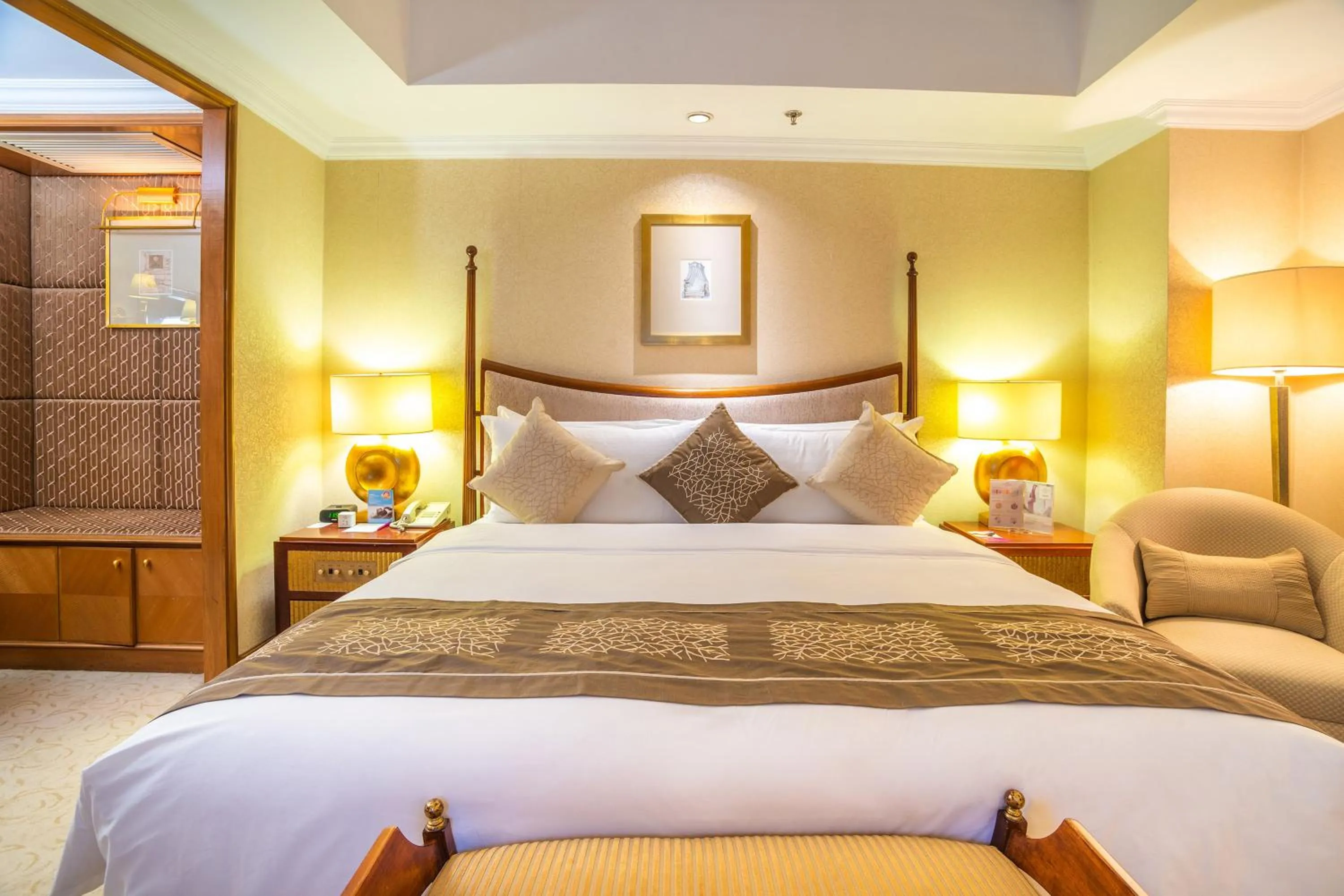 Bed in Crowne Plaza Qingdao by IHG