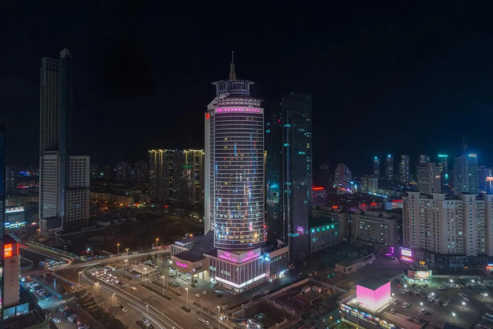 Property building in Crowne Plaza Qingdao by IHG Property building in Crowne Plaza Qingdao by IHG