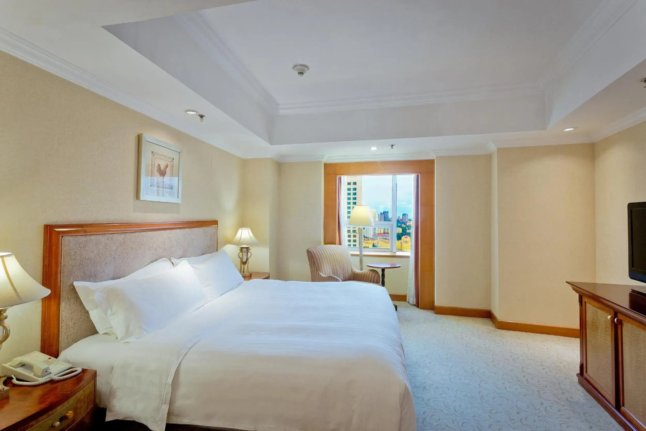 Bedroom, Bed in Crowne Plaza Qingdao by IHG Bedroom, Bed in Crowne Plaza Qingdao by IHG
