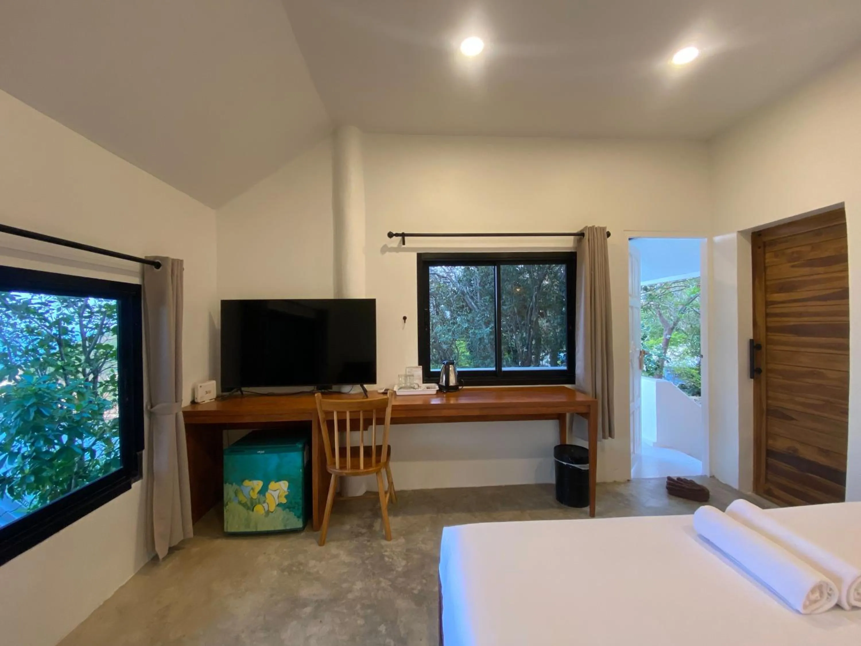 Seating area, Bed in Phangan Utopia Resort