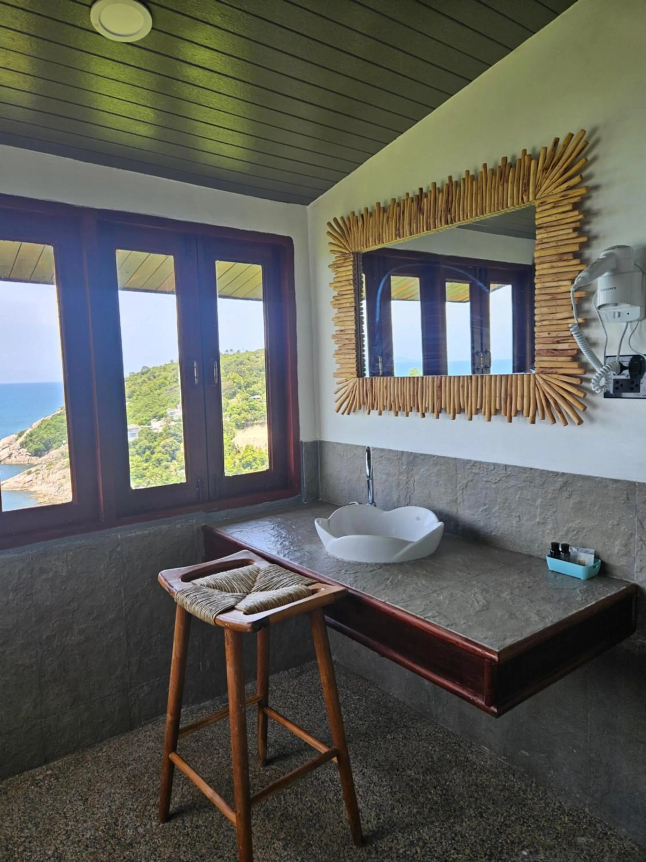 Bathroom in Phangan Utopia Resort