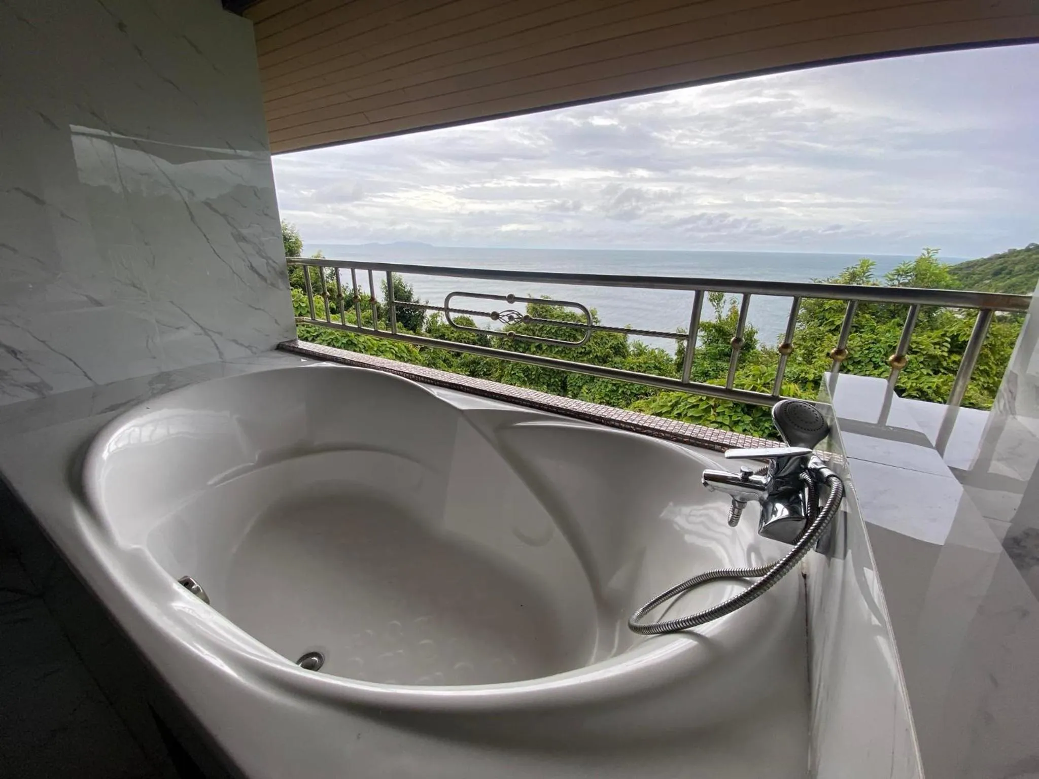 Hot Tub in Phangan Utopia Resort